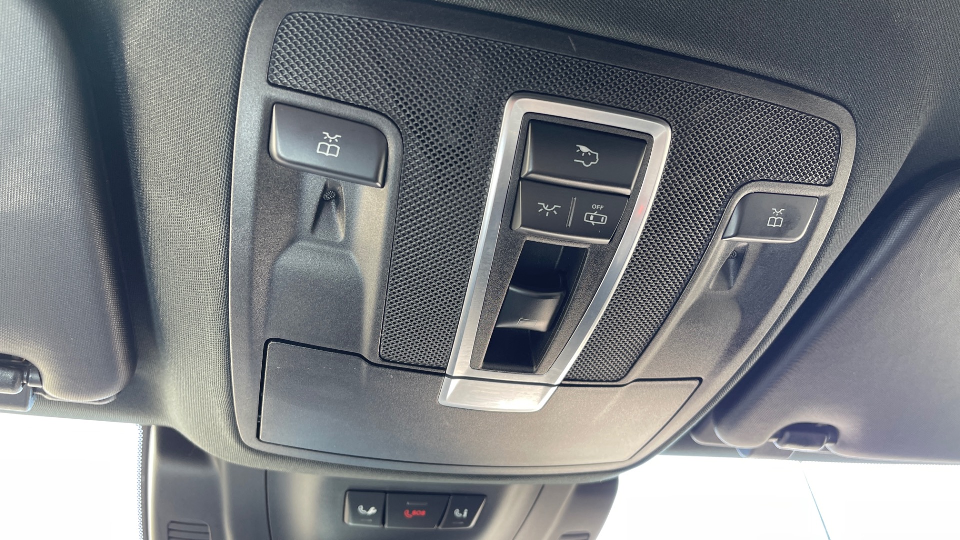 Used 2018 Mercedes-Benz GLE GLE 350 / PREMIUM / PANORAMIC SUNROOF / PREMIUM SOUND / 4MATIC for sale $34,999 at Formula Imports in Charlotte NC 28227 35