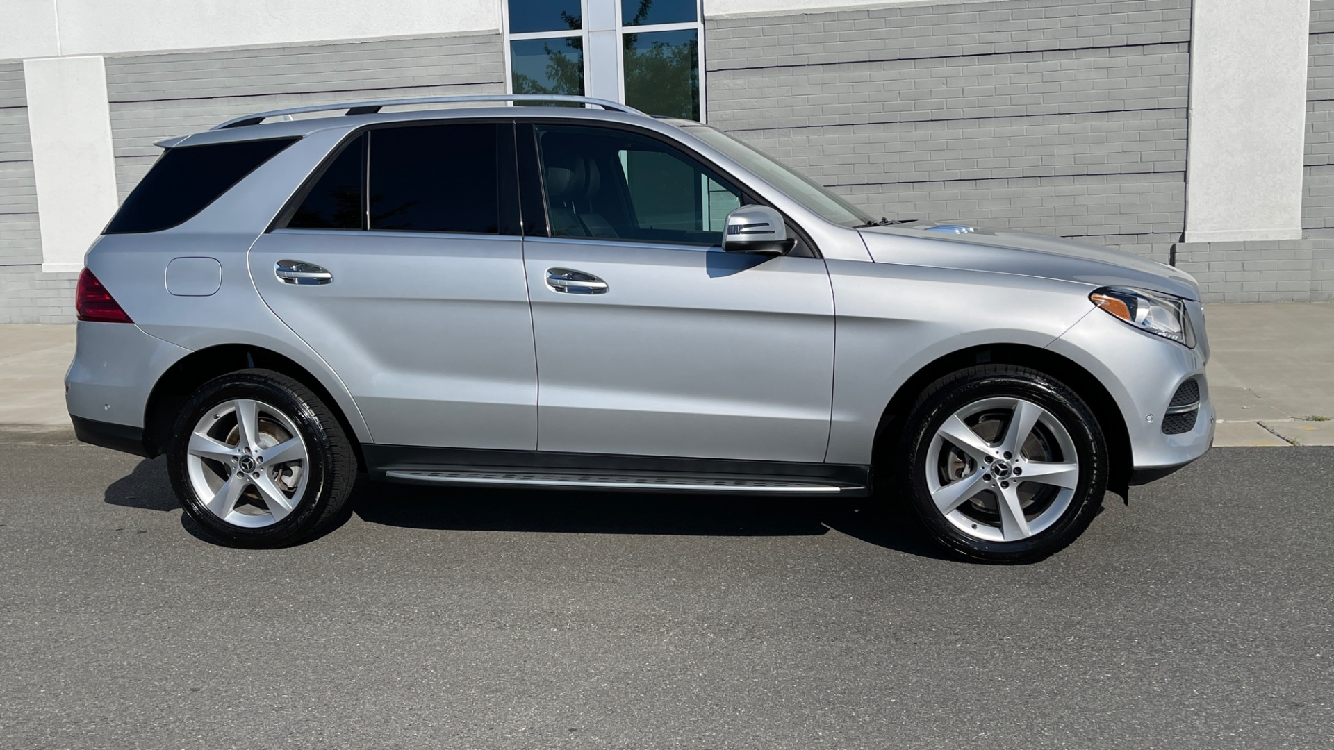 Used 2018 Mercedes-Benz GLE GLE 350 / PREMIUM / PANORAMIC SUNROOF / PREMIUM SOUND / 4MATIC for sale $34,999 at Formula Imports in Charlotte NC 28227 5
