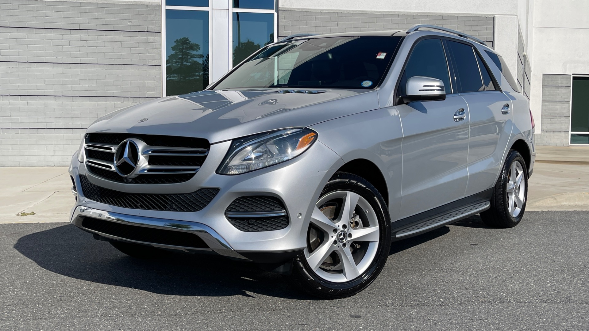 Used 2018 Mercedes-Benz GLE GLE 350 / PREMIUM / PANORAMIC SUNROOF / PREMIUM SOUND / 4MATIC for sale $34,999 at Formula Imports in Charlotte NC 28227 1