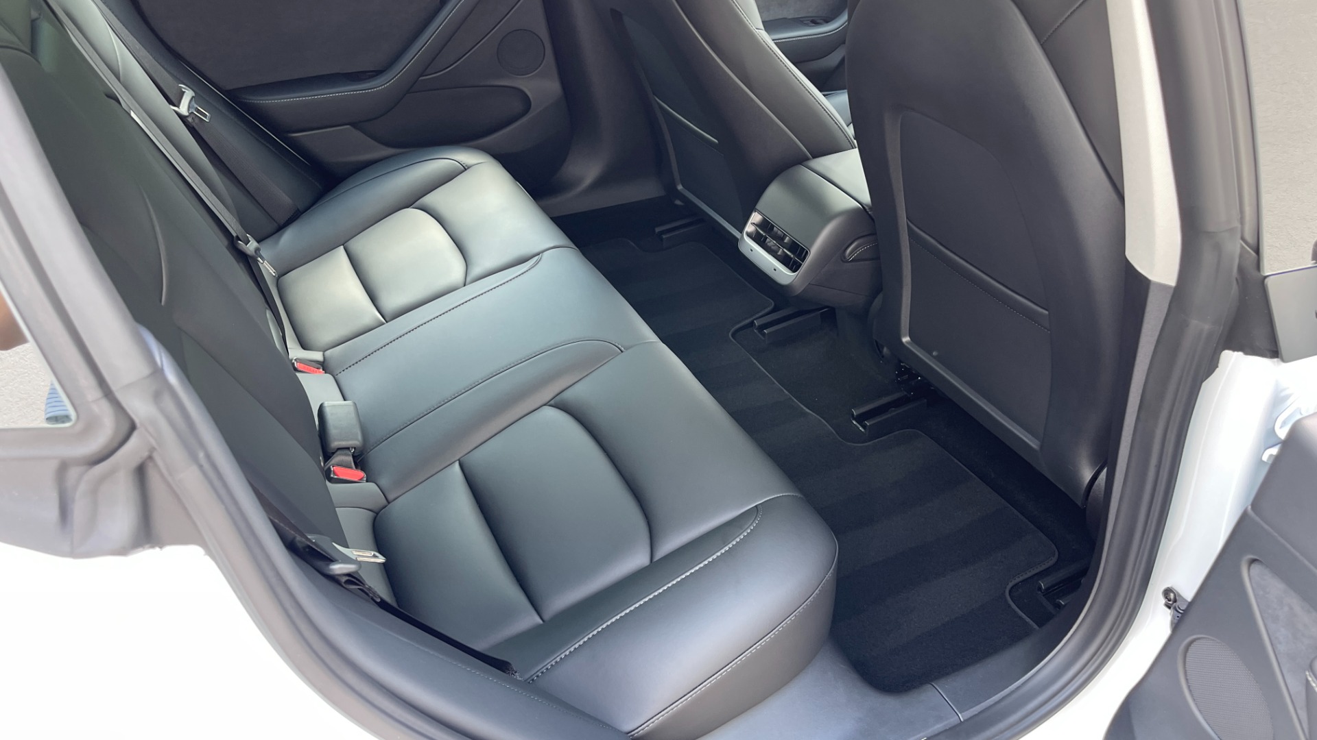 Used 2022 Tesla Model 3 PERFORMANCE / PREMIUM INTERIOR / 20IN WHEELS / AUTOPILOT / HEAT PACKAGE for sale $67,998 at Formula Imports in Charlotte NC 28227 15