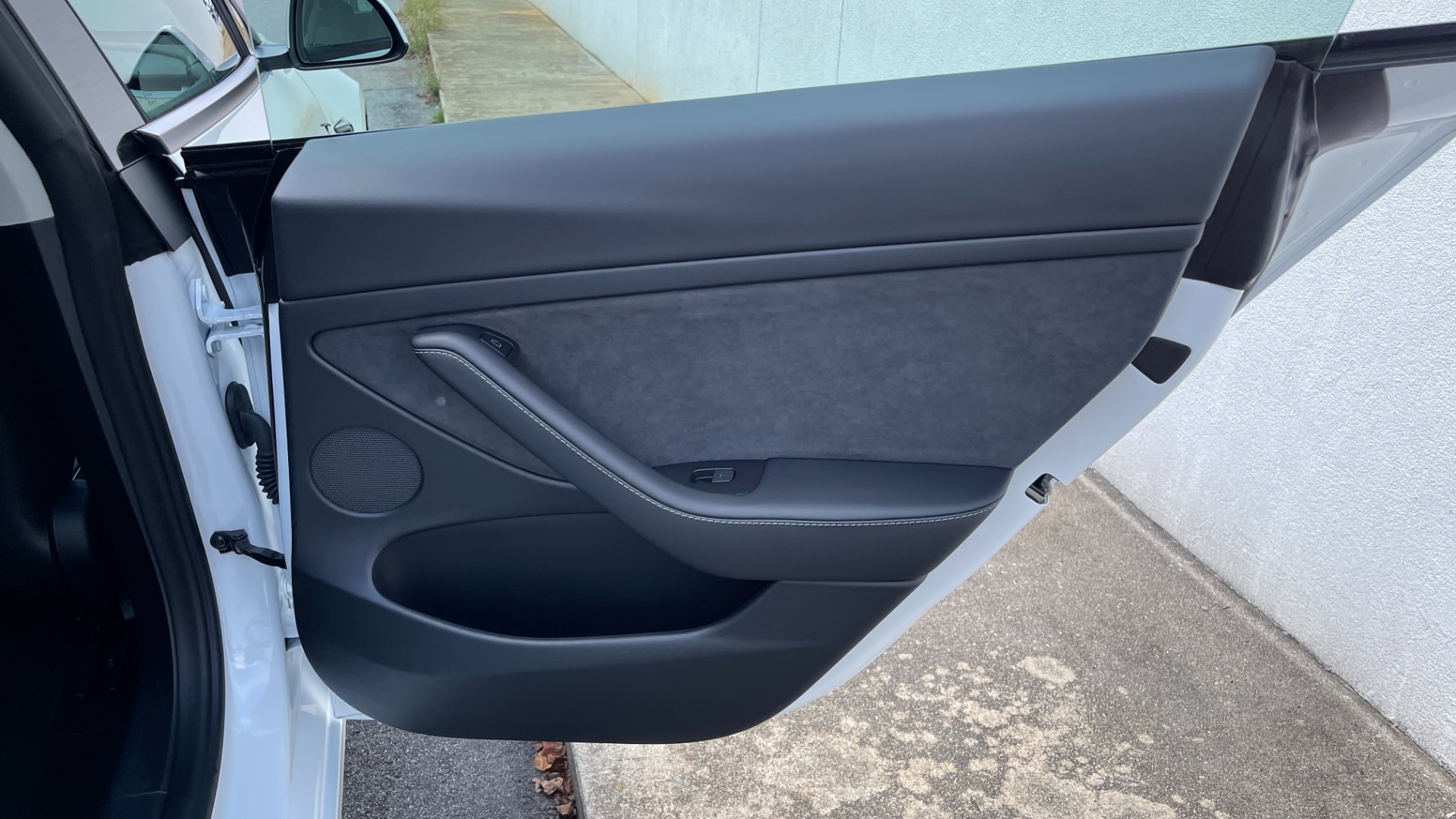 Used 2022 Tesla Model 3 PERFORMANCE UPGRADE / AUTOPILOT / HEAT PACKAGE / CARBON FIBER for sale $61,998 at Formula Imports in Charlotte NC 28227 37