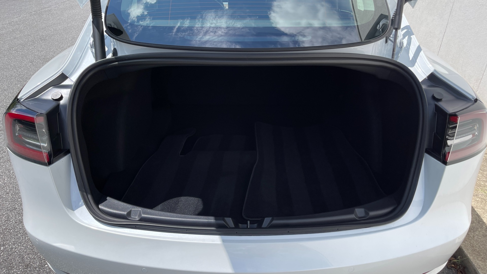 Used 2022 Tesla Model 3 PERFORMANCE UPGRADE / AUTOPILOT / HEAT PACKAGE / CARBON FIBER for sale $61,998 at Formula Imports in Charlotte NC 28227 50