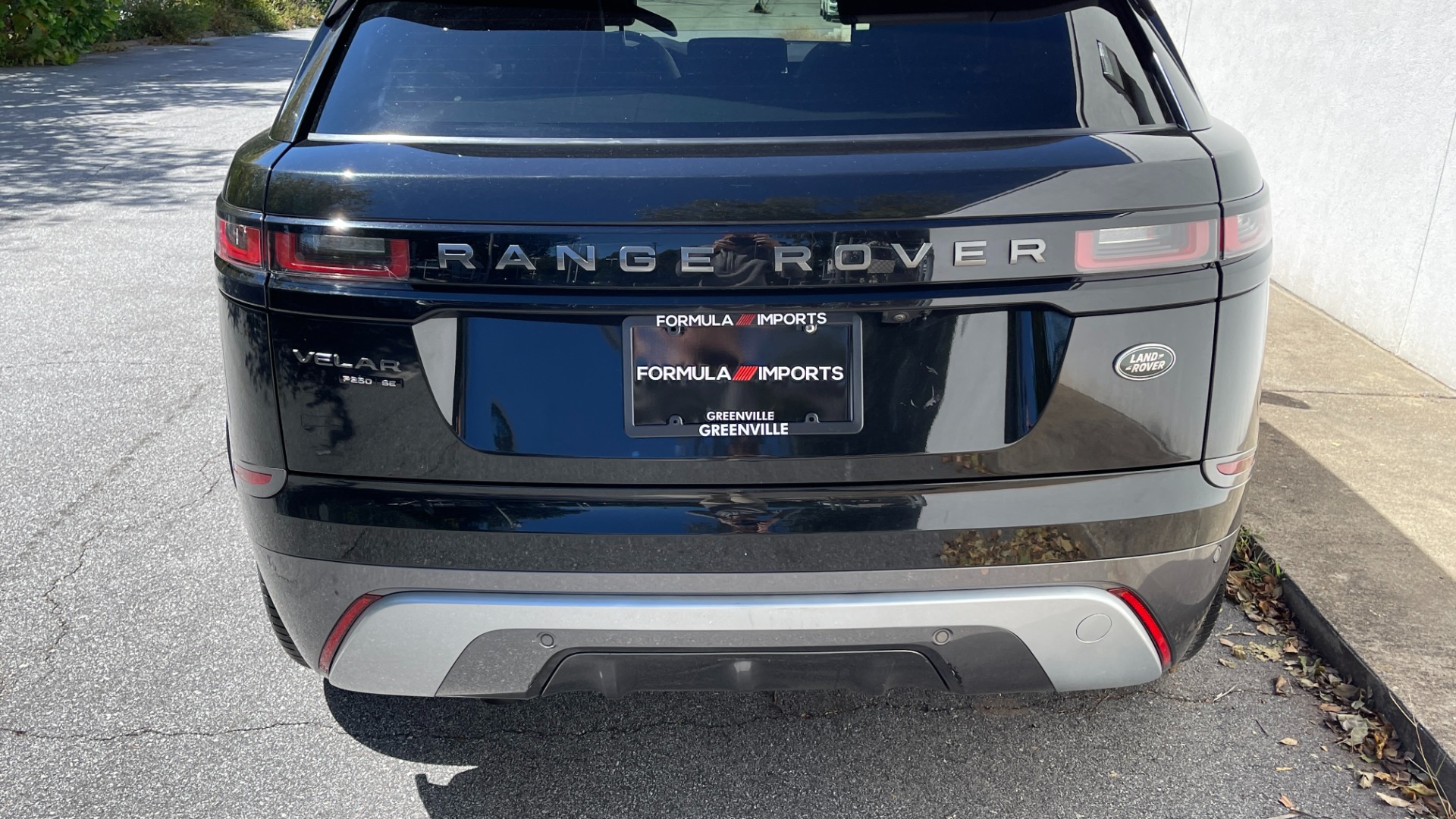 Used 2018 Land Rover Range Rover Velar R-Dynamic SE / POWER PRO / HEATED SEATS / REAR CONVENIENCE for sale $41,200 at Formula Imports in Charlotte NC 28227 23
