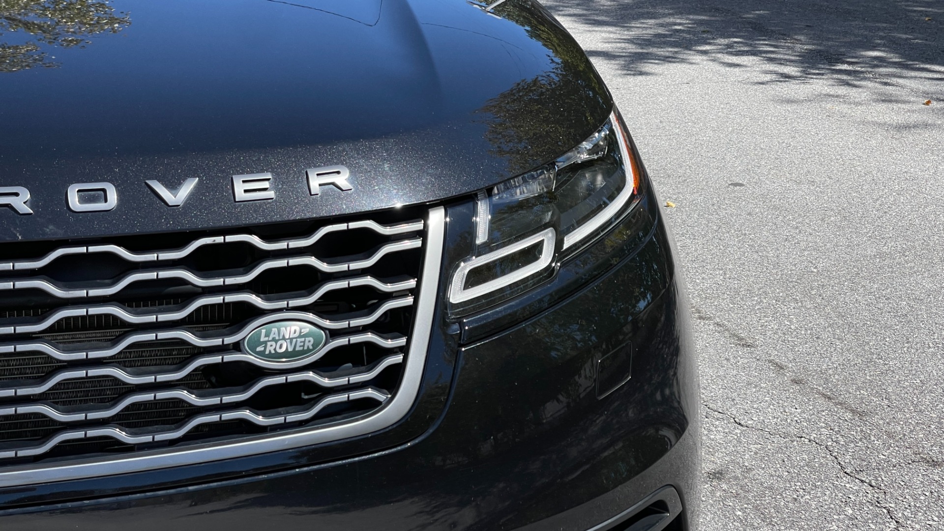 Used 2018 Land Rover Range Rover Velar R-Dynamic SE / POWER PRO / HEATED SEATS / REAR CONVENIENCE for sale Sold at Formula Imports in Charlotte NC 28227 31