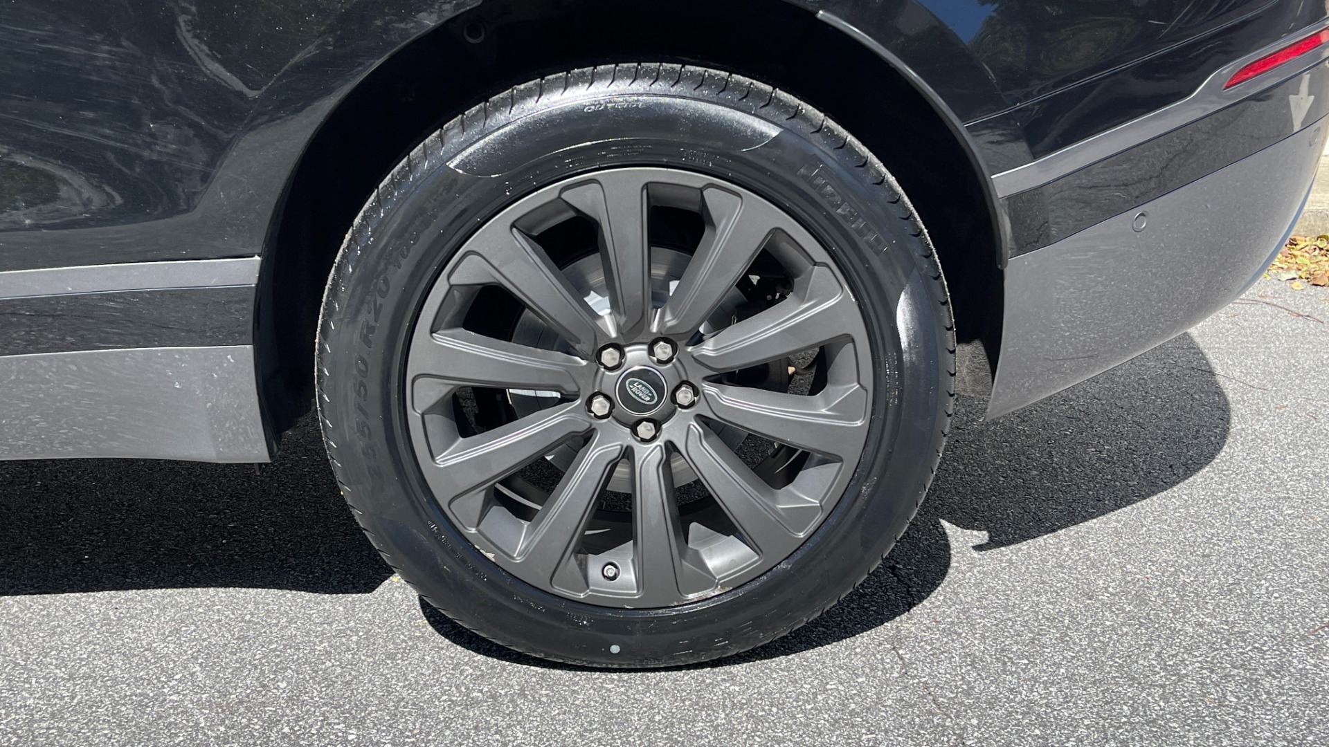 Used 2018 Land Rover Range Rover Velar R-Dynamic SE / POWER PRO / HEATED SEATS / REAR CONVENIENCE for sale Sold at Formula Imports in Charlotte NC 28227 49