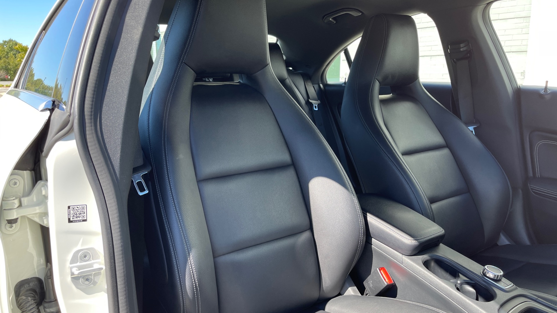 Used 2018 Mercedes-Benz CLA CLA 250 / PREMIUM / CARBON FIBER / AMBIENT LIGHTING / SMARTPHONE INTEGRATIO for sale Sold at Formula Imports in Charlotte NC 28227 19