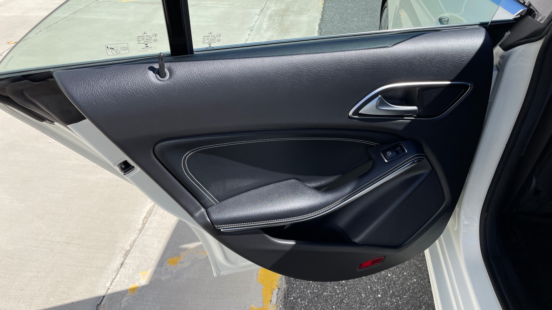 Used 2018 Mercedes-Benz CLA CLA 250 / PREMIUM / CARBON FIBER / AMBIENT LIGHTING / SMARTPHONE INTEGRATIO for sale Sold at Formula Imports in Charlotte NC 28227 28