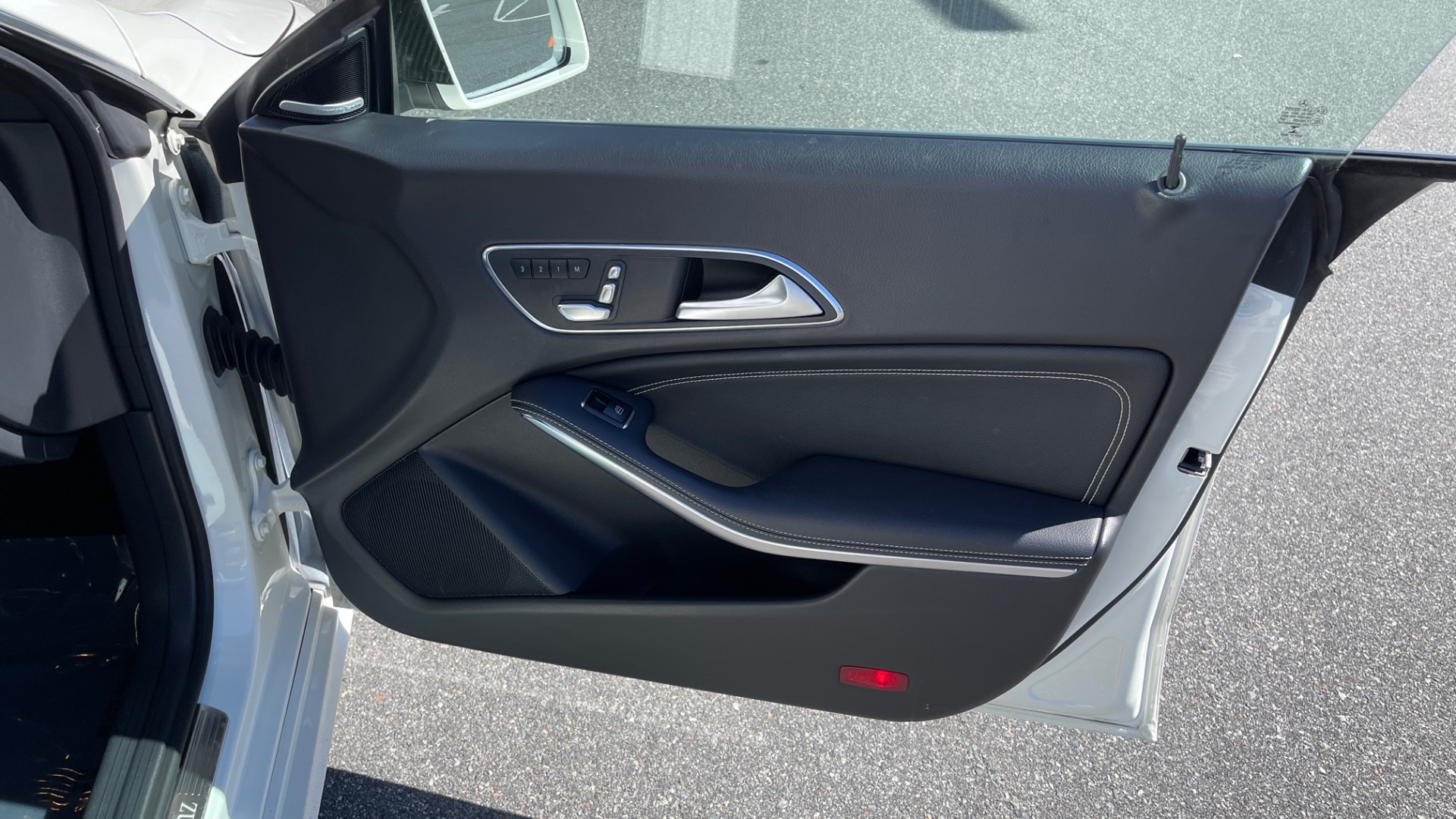 Used 2018 Mercedes-Benz CLA CLA 250 / PREMIUM / CARBON FIBER / AMBIENT LIGHTING / SMARTPHONE INTEGRATIO for sale Sold at Formula Imports in Charlotte NC 28227 30