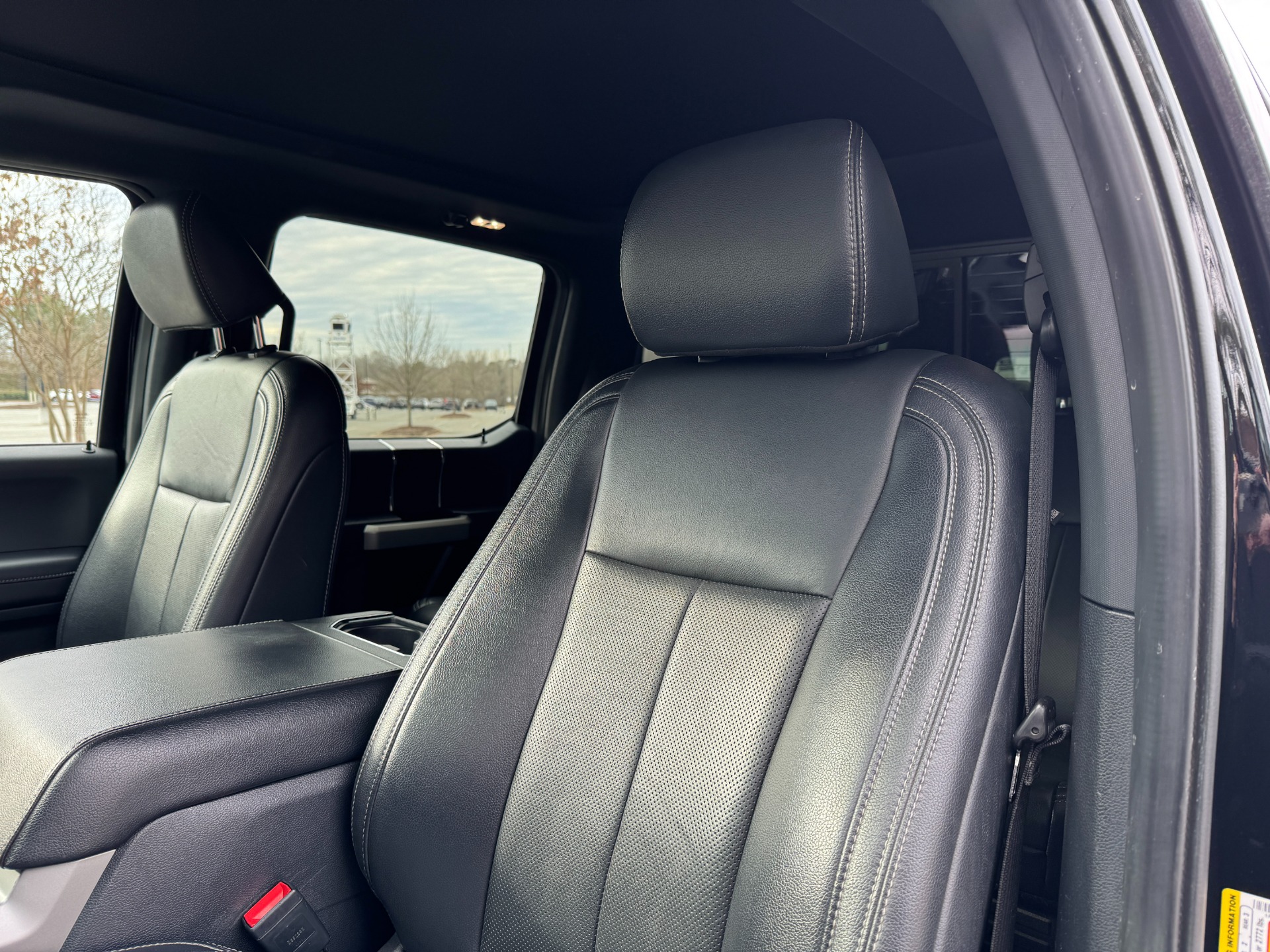 Used 2022 Ford Super Duty F-250 SRW Lariat LARIAT for sale Sold at Formula Imports in Charlotte NC 28227 30