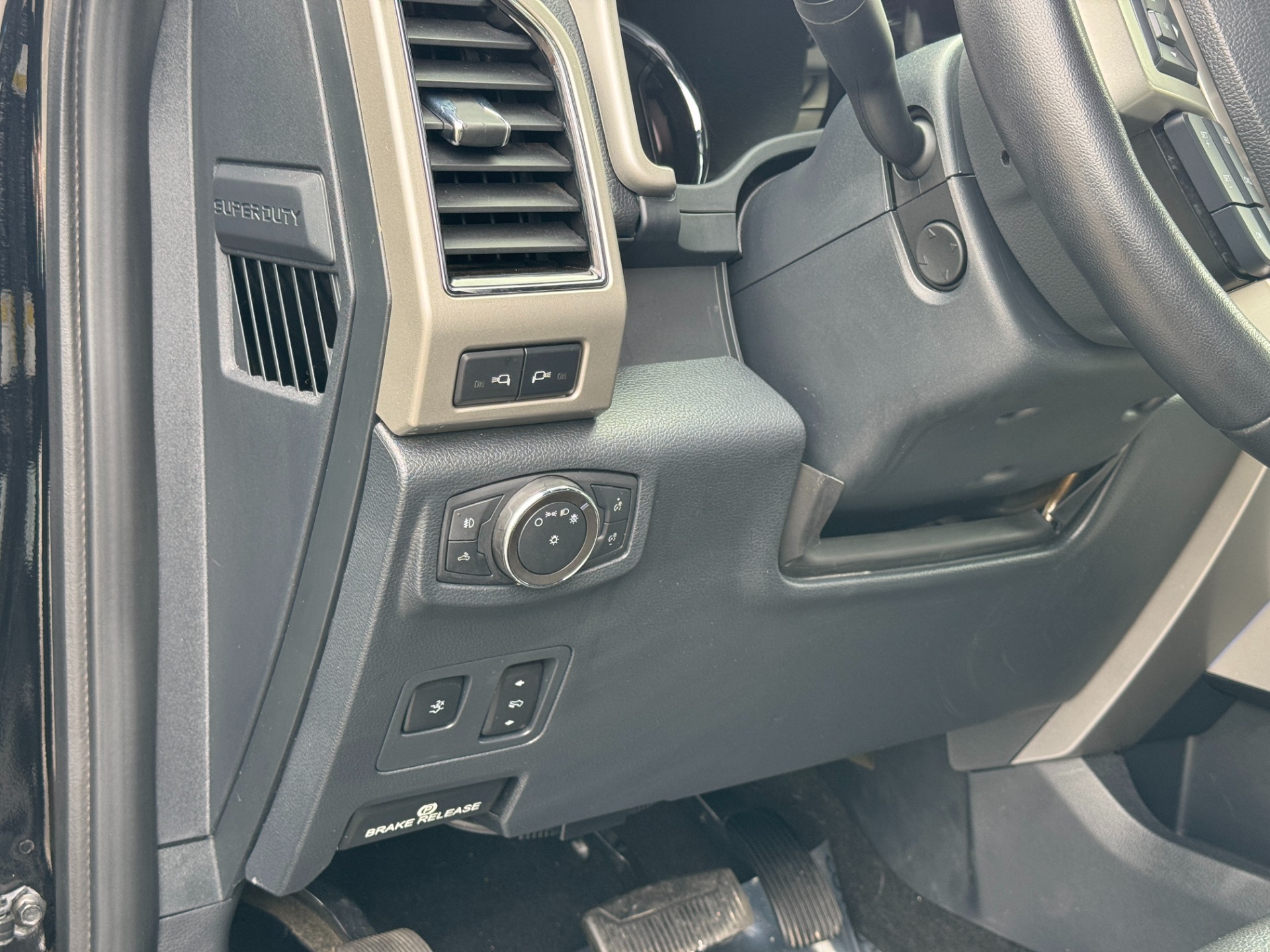 Used 2022 Ford Super Duty F-250 SRW Lariat LARIAT for sale Sold at Formula Imports in Charlotte NC 28227 34