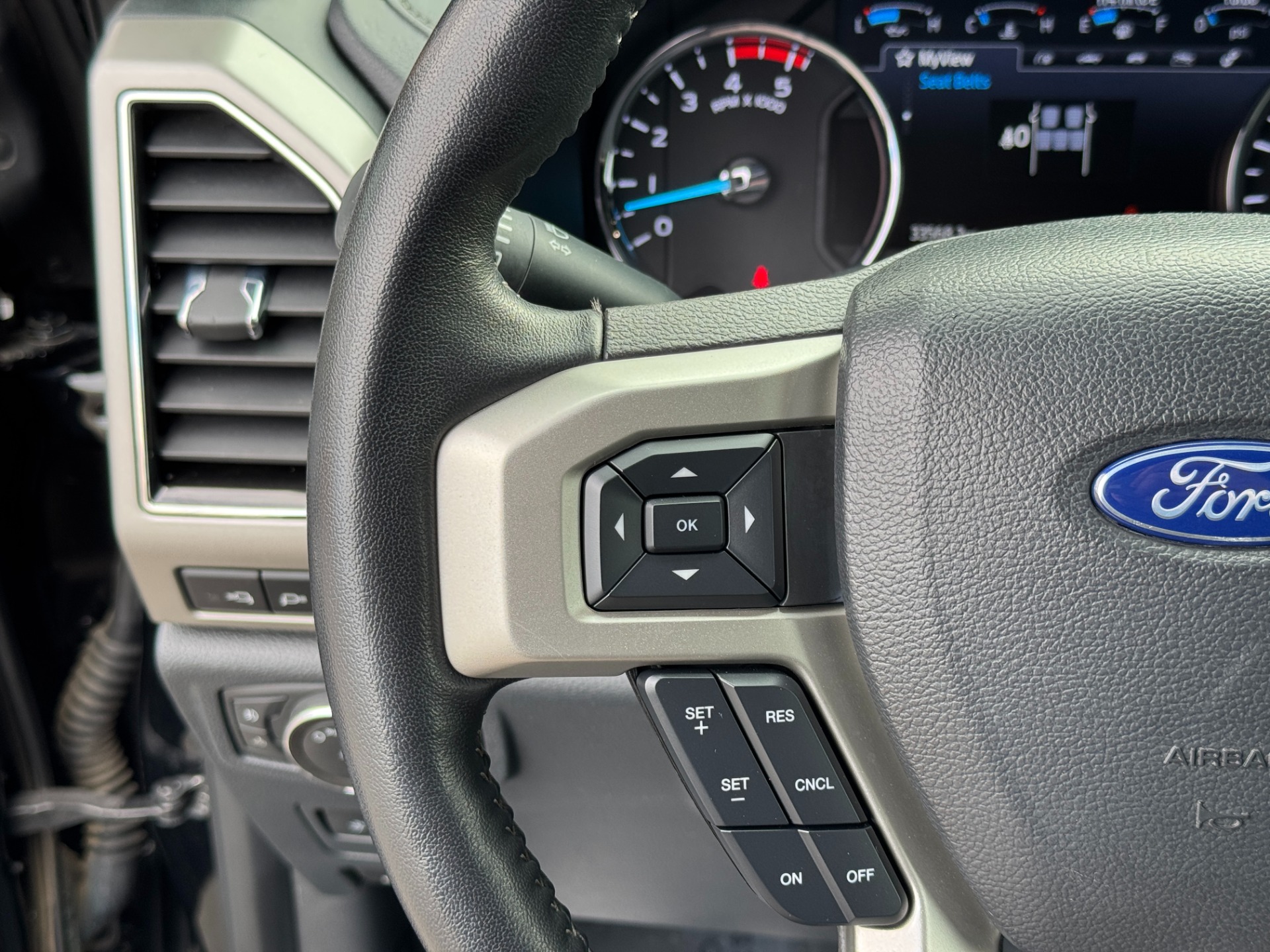 Used 2022 Ford Super Duty F-250 SRW Lariat LARIAT for sale Sold at Formula Imports in Charlotte NC 28227 36