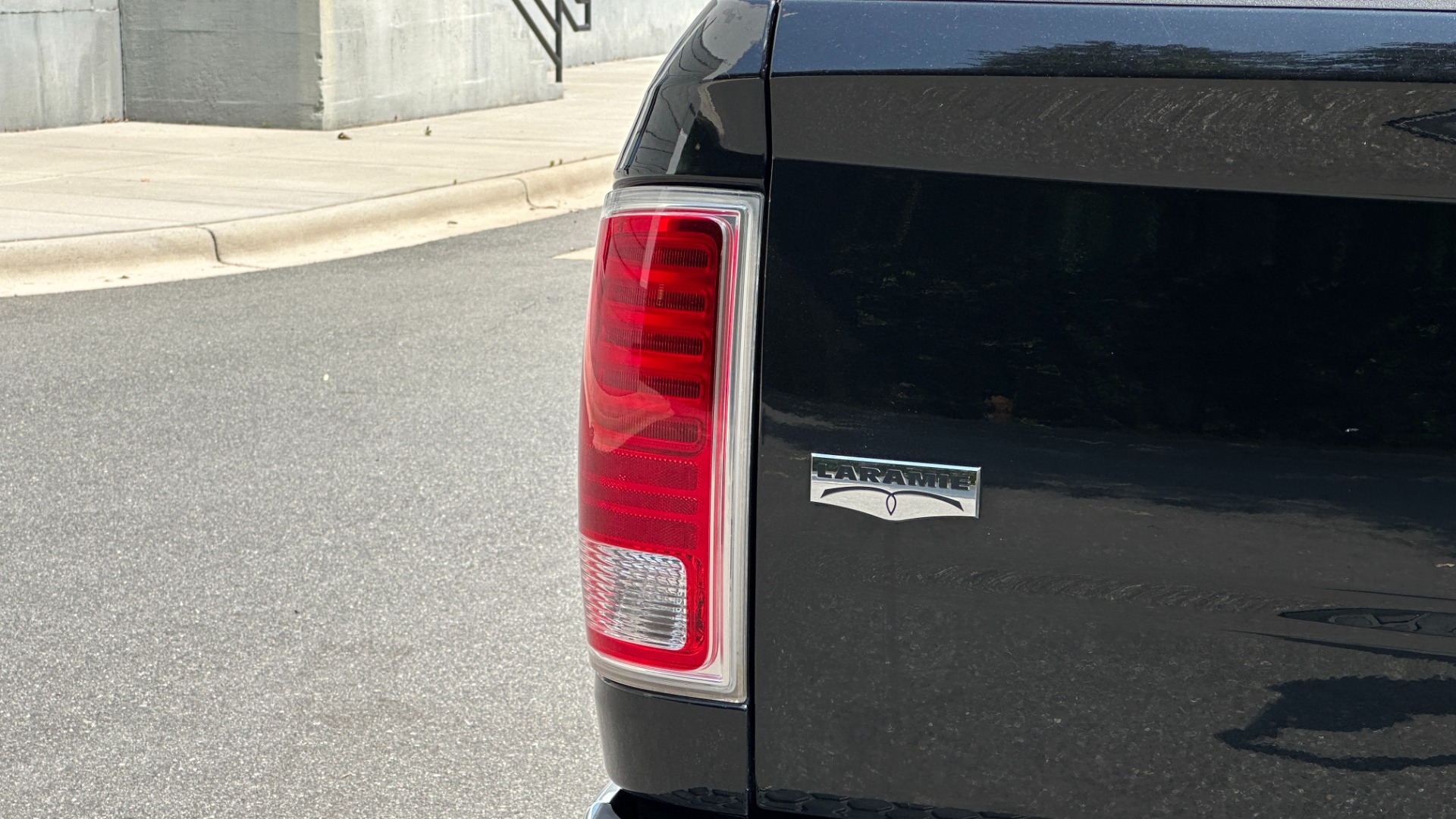 Used 2015 Ram 1500 LARAMIE / LEATHER / ECODIESEL V6 / SUNROOF / REMOTE START / CONVENIENCE PKG for sale Sold at Formula Imports in Charlotte NC 28227 45
