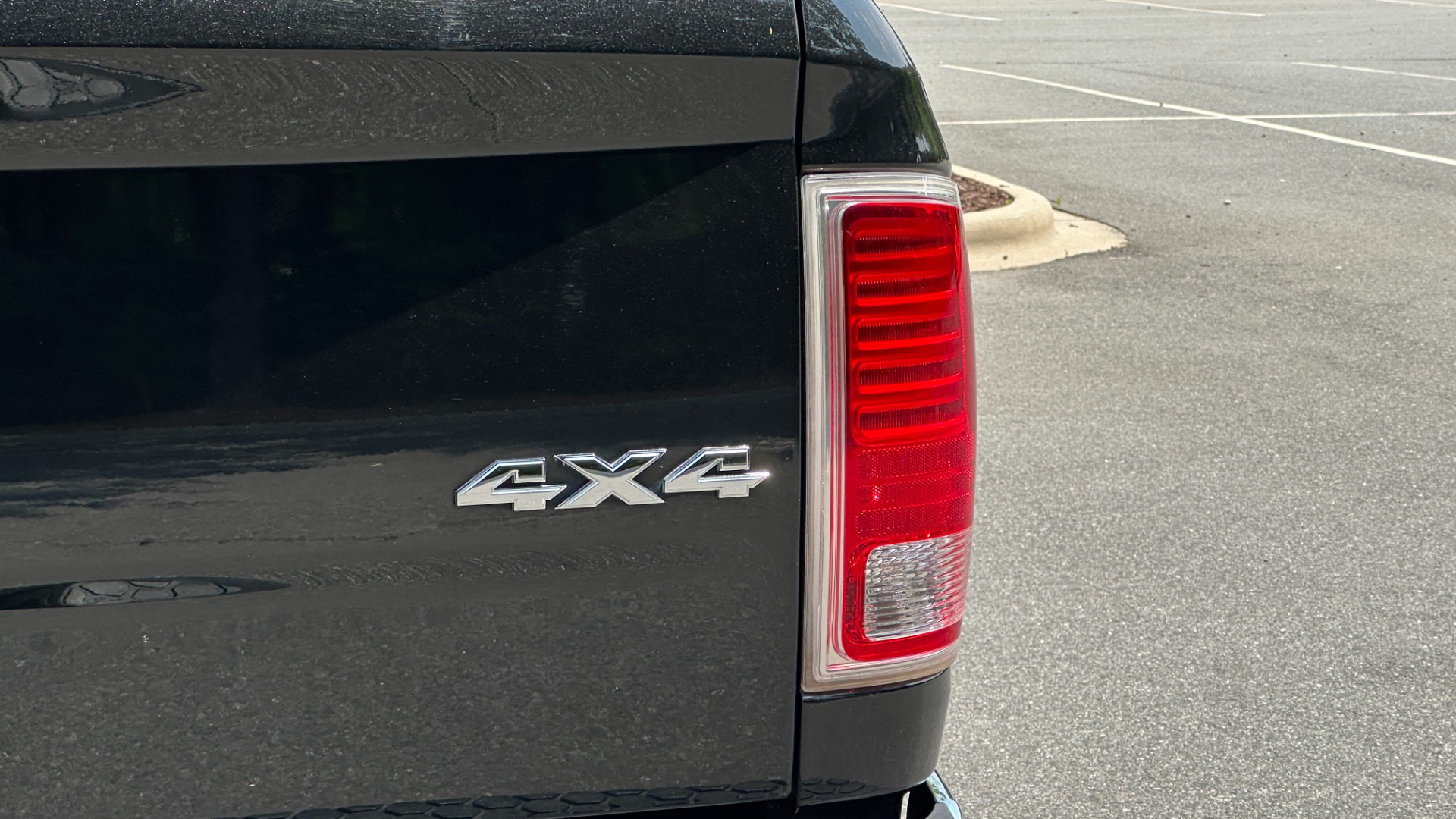 Used 2015 Ram 1500 LARAMIE / LEATHER / ECODIESEL V6 / SUNROOF / REMOTE START / CONVENIENCE PKG for sale Sold at Formula Imports in Charlotte NC 28227 46