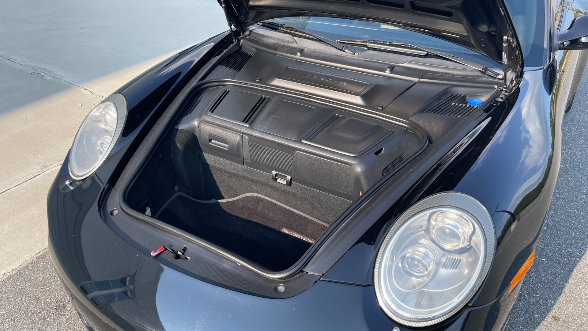 Used 2010 Porsche 911 Carrera 4S / PDK / LEATHER / BLUETOOTH / VENTILATED SEATS / BOSE SOUND for sale $77,995 at Formula Imports in Charlotte NC 28227 20