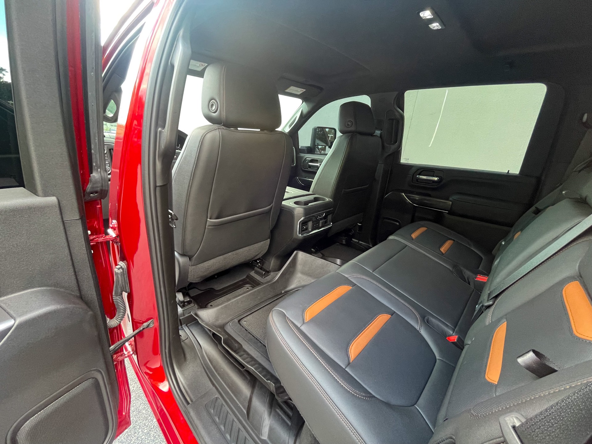 Used 2021 GMC Sierra 2500HD AT4 / DURAMAX / CREW CAB / 4X4 / LEATHER / ALLISON TRANSMISSION for sale Sold at Formula Imports in Charlotte NC 28227 5