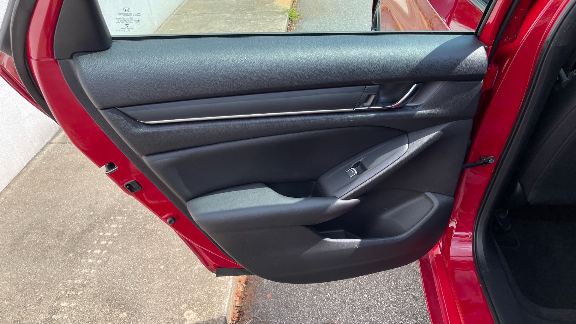 Used 2019 Honda Accord Sedan Sport 1.5T / TURBO / BACKUP CAMERA / PUSH START / DRIVER ASSISTS for sale $27,395 at Formula Imports in Charlotte NC 28227 29