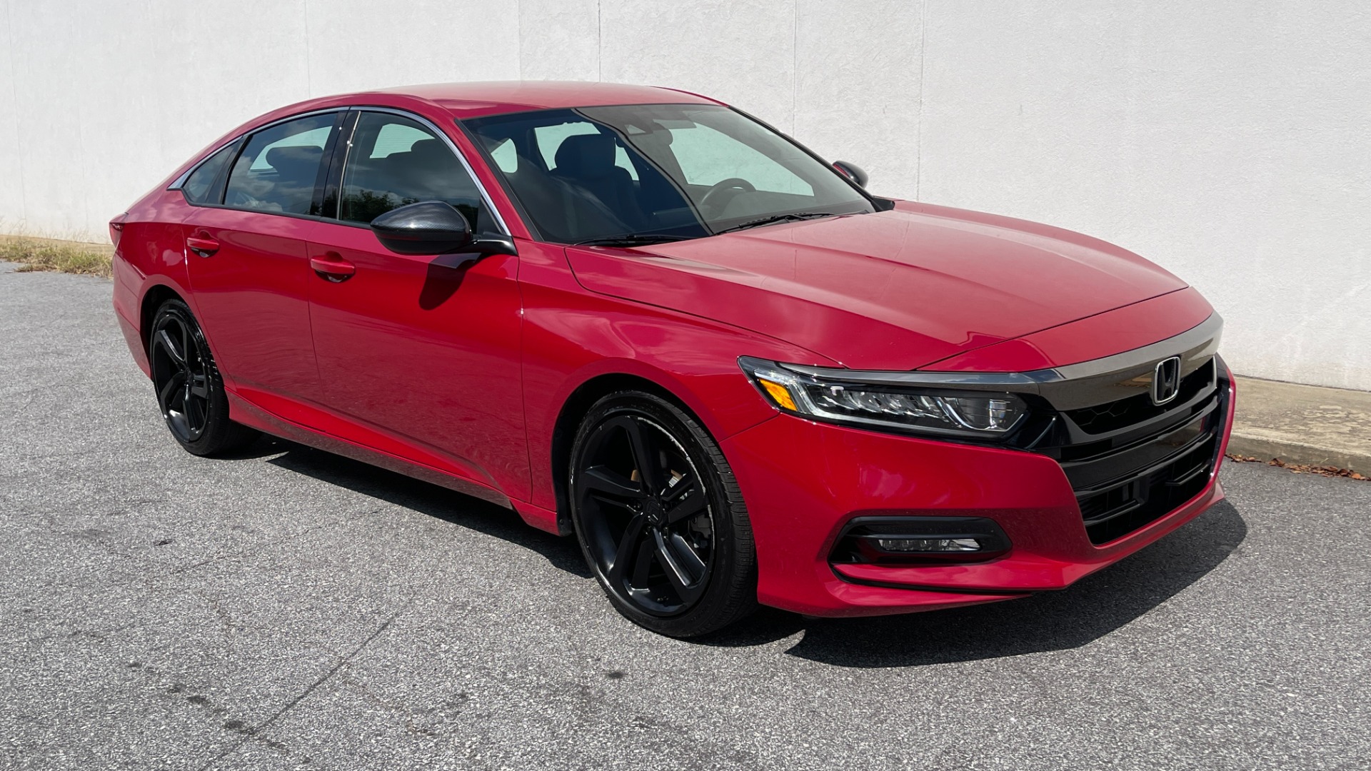 Used 2019 Honda Accord Sedan Sport 1.5T / TURBO / BACKUP CAMERA / PUSH START / DRIVER ASSISTS for sale $27,395 at Formula Imports in Charlotte NC 28227 4