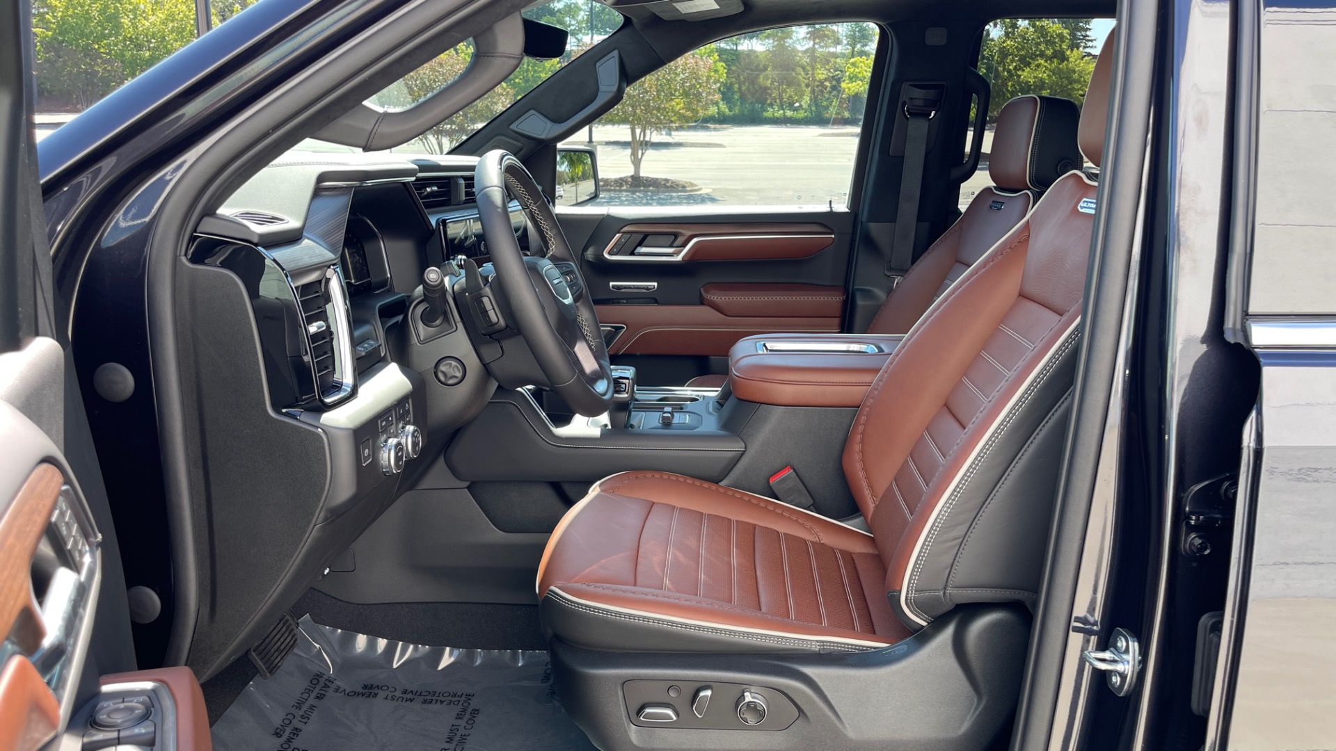Used 2022 GMC Sierra 1500 DENALI ULTIMATE / 6.2L V8 / 22IN WHEELS / LEATHER / COOLED SEATS for sale Sold at Formula Imports in Charlotte NC 28227 12