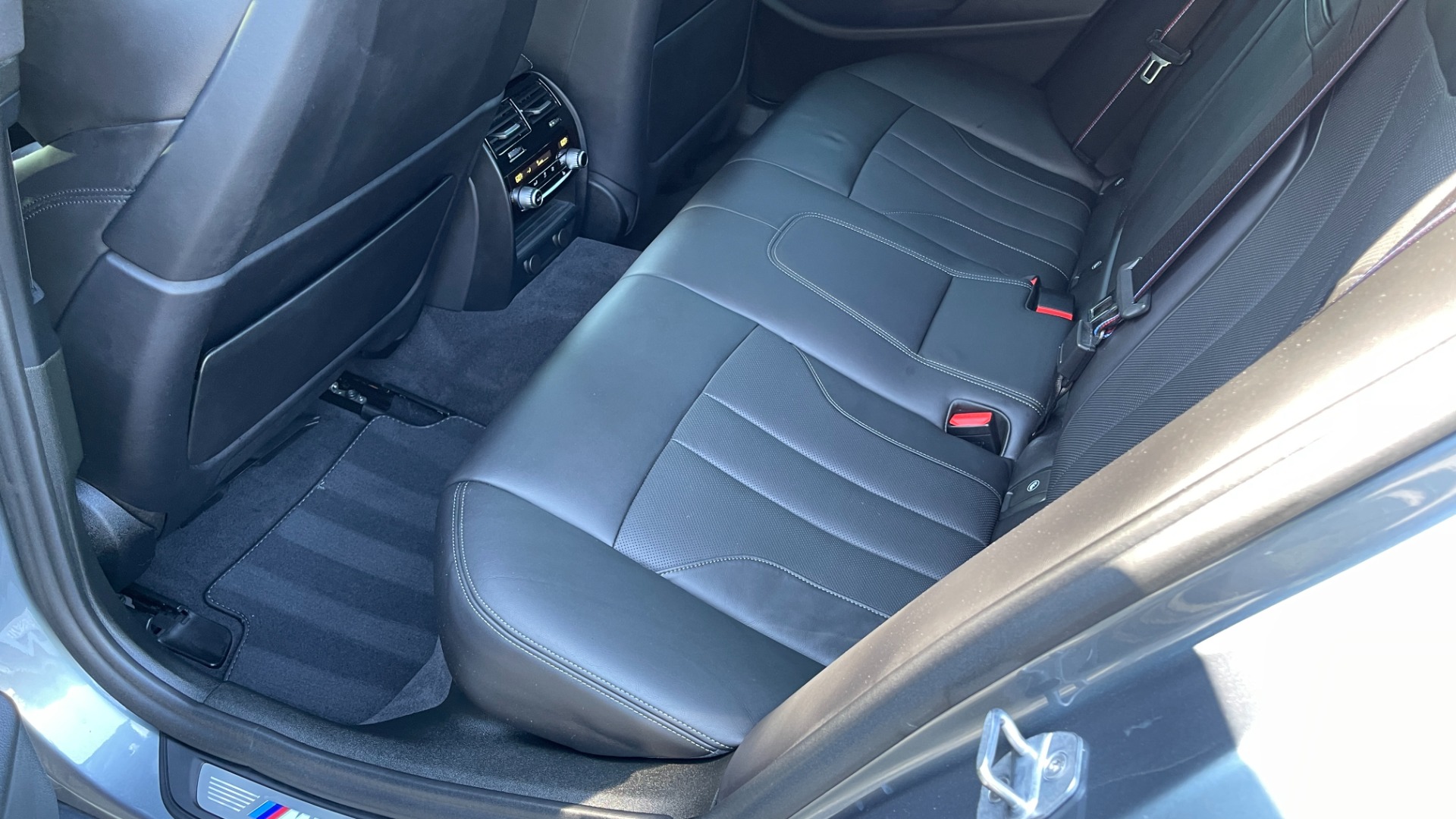 Used 2019 BMW M5 COMPETITION / EXECUTIVE PACKAGE / TWIN TURBO / MERINO LEATHER for sale $82,995 at Formula Imports in Charlotte NC 28227 30