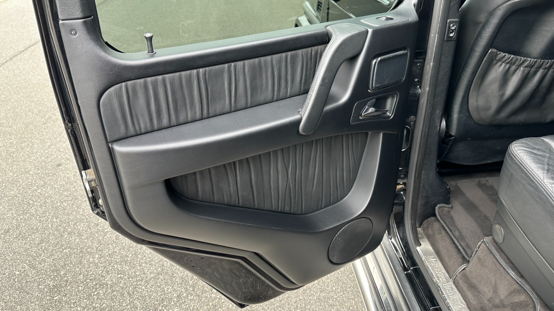 Used 2007 Mercedes-Benz G-Class G 550 V8 / LEATHER / 4MATIC / HEATED SEATING / MEMORY / BLACKOUT for sale Sold at Formula Imports in Charlotte NC 28227 16