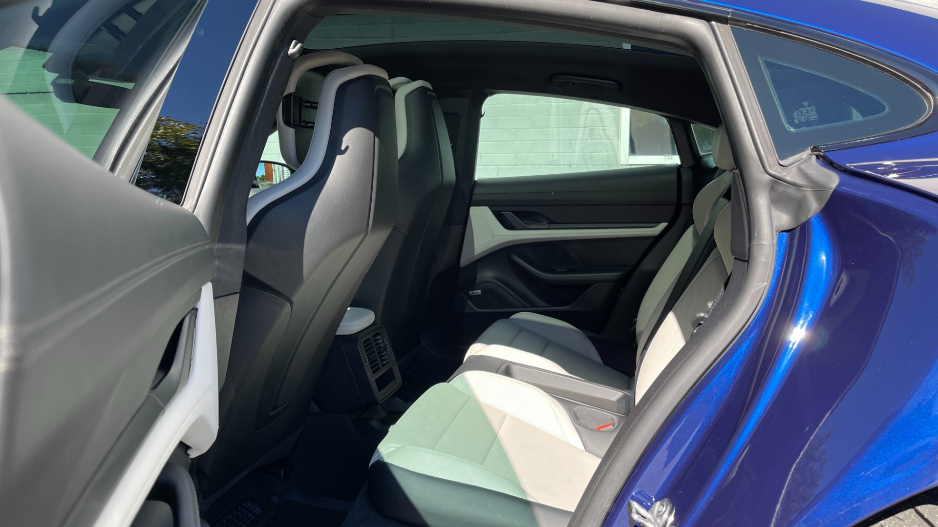 Used 2020 Porsche Taycan 4S / PERFORMANCE BATTERY / PAINT PROTECTION / SPORT CHRONO / PREMIUM PACKAG for sale Sold at Formula Imports in Charlotte NC 28227 27