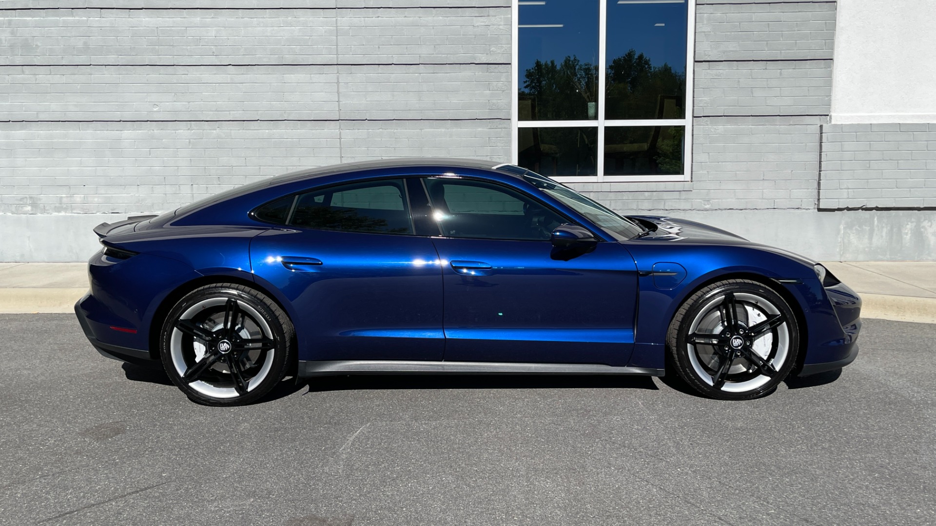Used 2020 Porsche Taycan 4S / PERFORMANCE BATTERY / PAINT PROTECTION / SPORT CHRONO / PREMIUM PACKAG for sale Sold at Formula Imports in Charlotte NC 28227 3