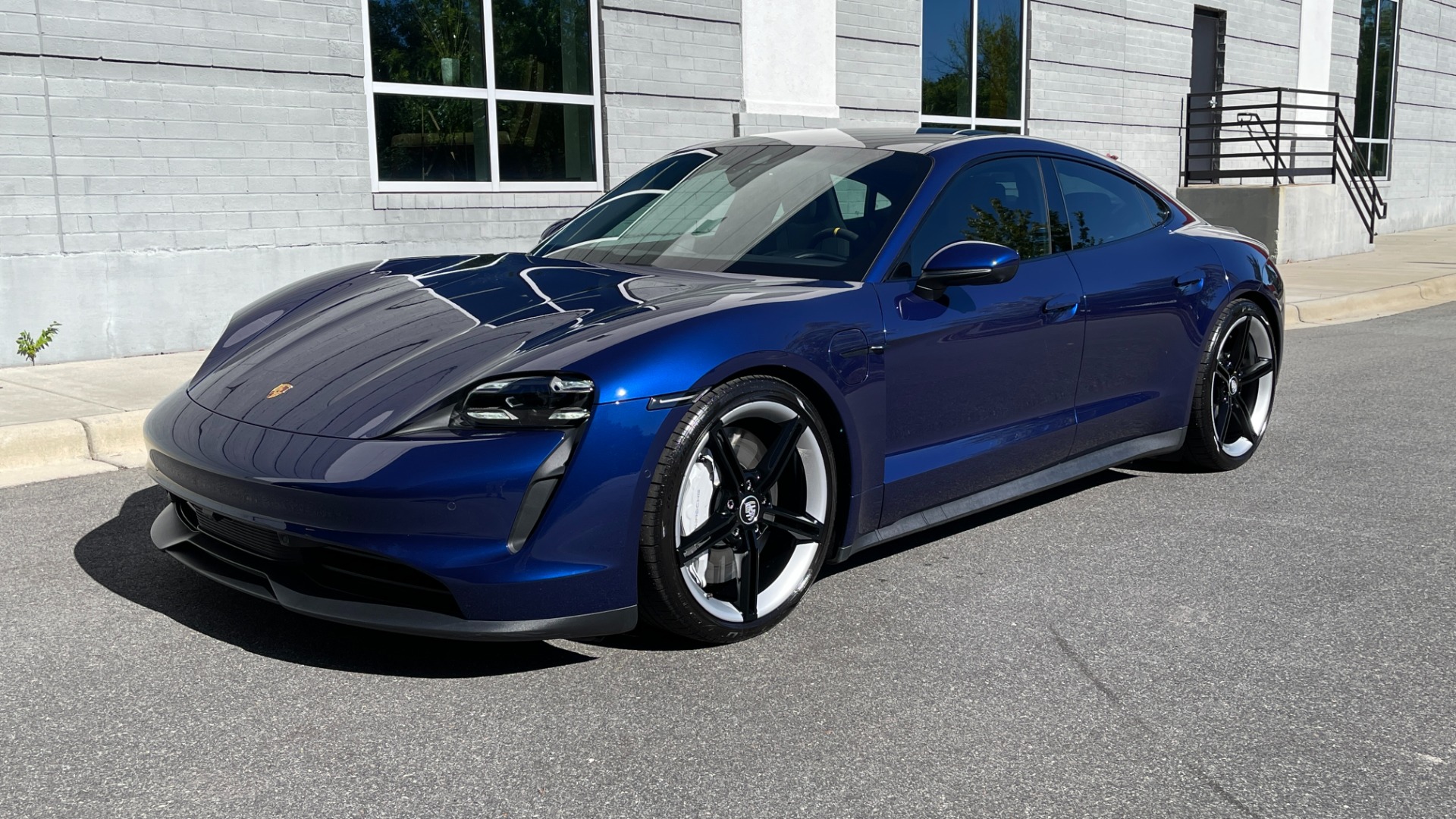 Used 2020 Porsche Taycan 4S / PERFORMANCE BATTERY / PAINT PROTECTION / SPORT CHRONO / PREMIUM PACKAG for sale $124,995 at Formula Imports in Charlotte NC 28227 5