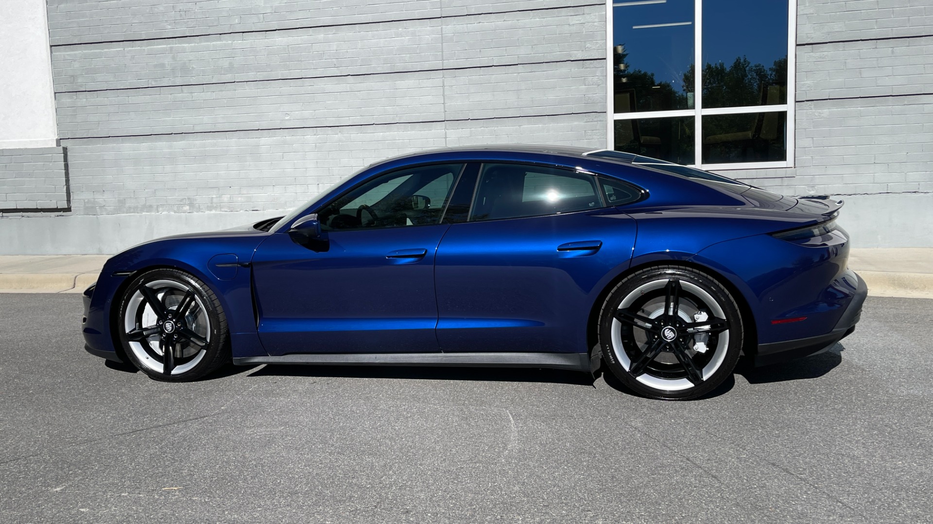 Used 2020 Porsche Taycan 4S / PERFORMANCE BATTERY / PAINT PROTECTION / SPORT CHRONO / PREMIUM PACKAG for sale Sold at Formula Imports in Charlotte NC 28227 6