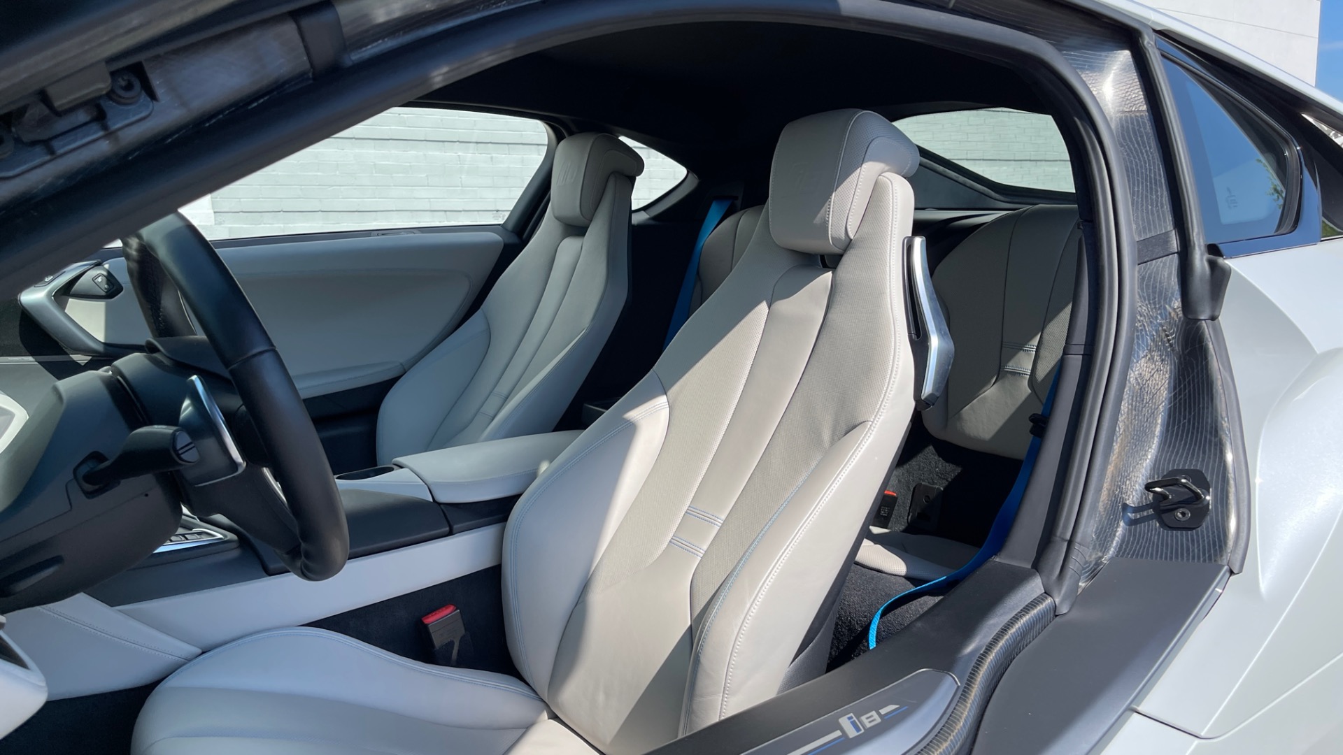 Used 2014 BMW i8 PURE IMPULSE WORLD / BLUE SEATBELTS / PERFORATED LEATHER / LED HEADLIGHTS for sale $75,999 at Formula Imports in Charlotte NC 28227 11