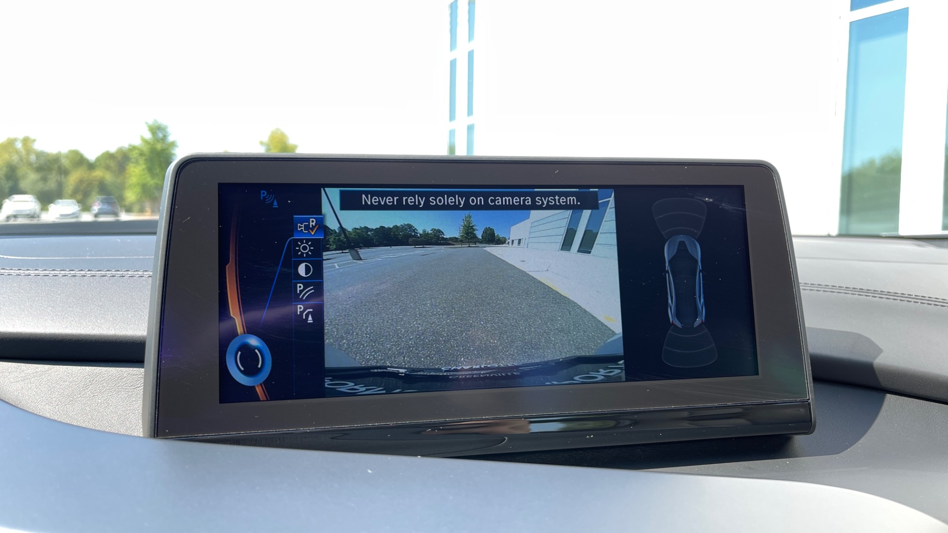 Used 2014 BMW i8 PURE IMPULSE WORLD / BLUE SEATBELTS / PERFORATED LEATHER / LED HEADLIGHTS for sale $75,999 at Formula Imports in Charlotte NC 28227 14
