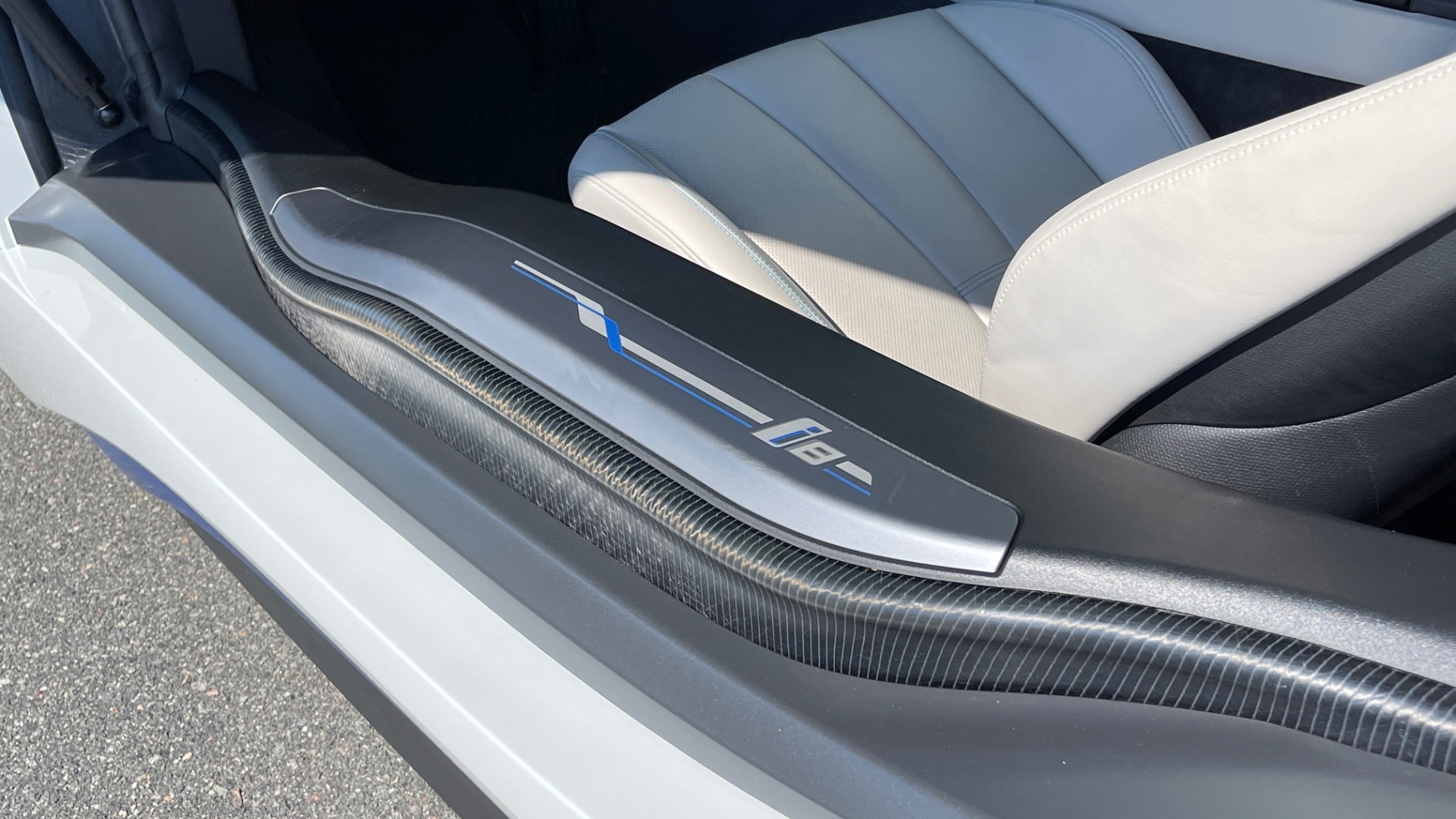 Used 2014 BMW i8 PURE IMPULSE WORLD / BLUE SEATBELTS / PERFORATED LEATHER / LED HEADLIGHTS for sale $75,999 at Formula Imports in Charlotte NC 28227 22