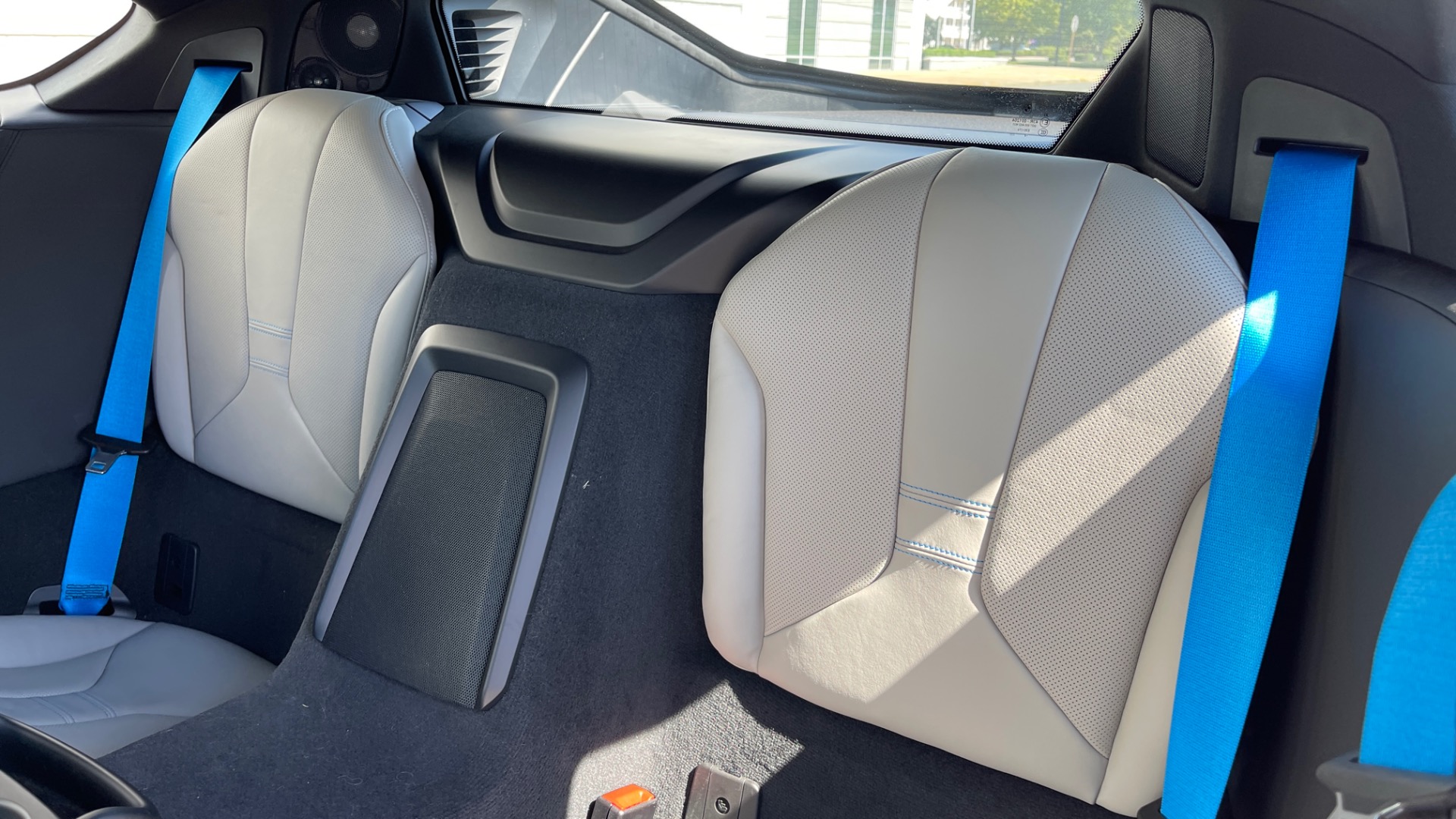 Used 2014 BMW i8 PURE IMPULSE WORLD / BLUE SEATBELTS / PERFORATED LEATHER / LED HEADLIGHTS for sale $75,999 at Formula Imports in Charlotte NC 28227 24