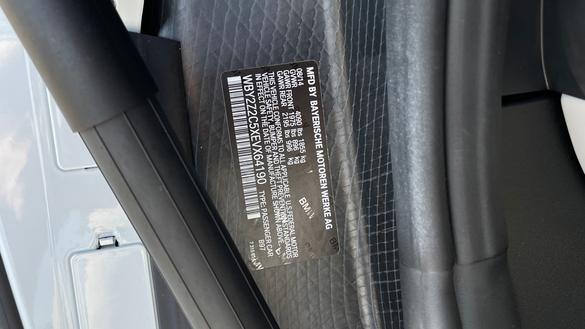Used 2014 BMW i8 PURE IMPULSE WORLD / BLUE SEATBELTS / PERFORATED LEATHER / LED HEADLIGHTS for sale $75,999 at Formula Imports in Charlotte NC 28227 26