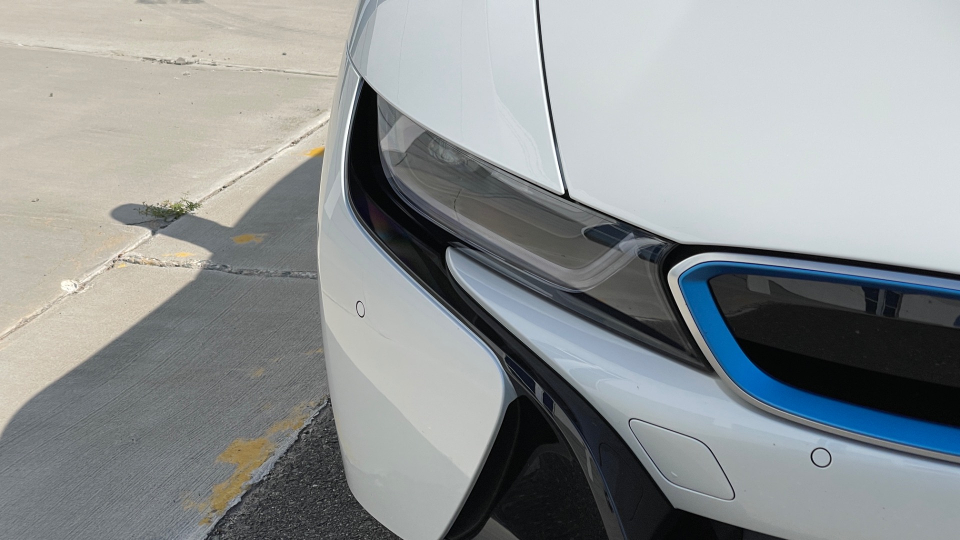 Used 2014 BMW i8 PURE IMPULSE WORLD / BLUE SEATBELTS / PERFORATED LEATHER / LED HEADLIGHTS for sale $75,999 at Formula Imports in Charlotte NC 28227 28