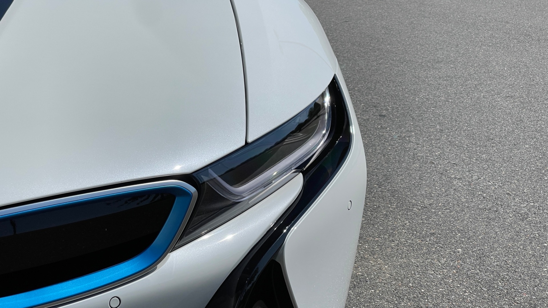 Used 2014 BMW i8 PURE IMPULSE WORLD / BLUE SEATBELTS / PERFORATED LEATHER / LED HEADLIGHTS for sale $75,999 at Formula Imports in Charlotte NC 28227 29