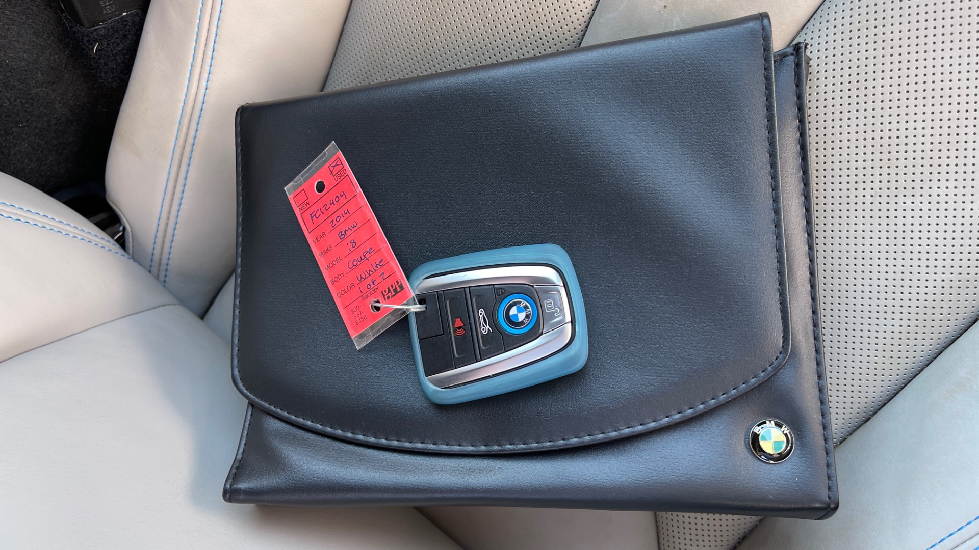 Used 2014 BMW i8 PURE IMPULSE WORLD / BLUE SEATBELTS / PERFORATED LEATHER / LED HEADLIGHTS for sale $75,999 at Formula Imports in Charlotte NC 28227 40