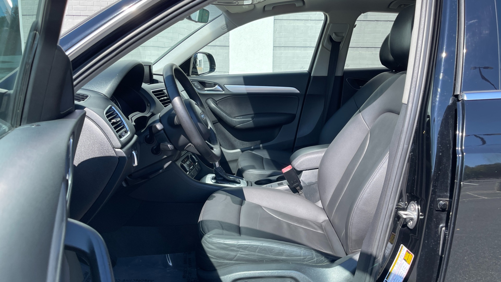 Used 2016 Audi Q3 PREMIUM PLUS / LEATHER / BACKUP CAMERA / HOMELINK / SIRIUS XM / AWD for sale Sold at Formula Imports in Charlotte NC 28227 11