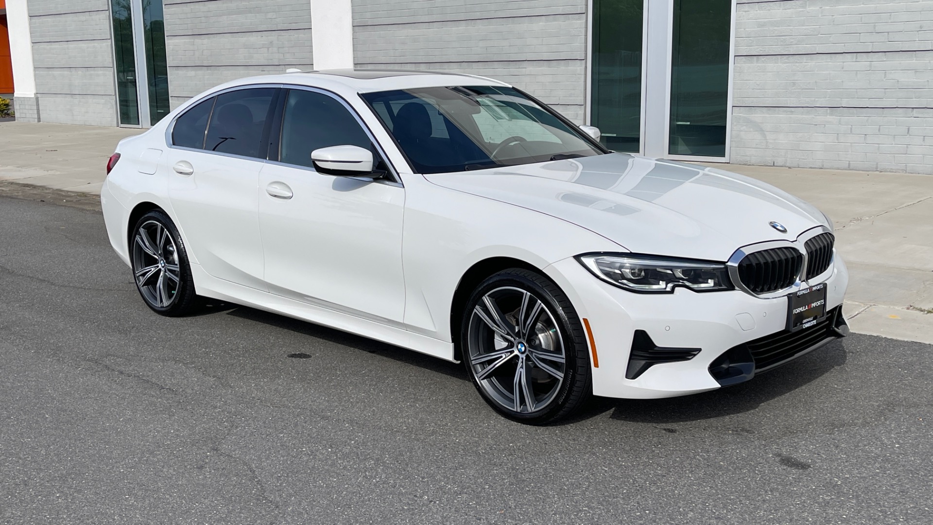 Used 2020 BMW 3 Series 330i xDrive / CONVENIENCE PACKAGE / HEATED STEERING / 19IN WHEELS / KEYLESS for sale $35,795 at Formula Imports in Charlotte NC 28227 5