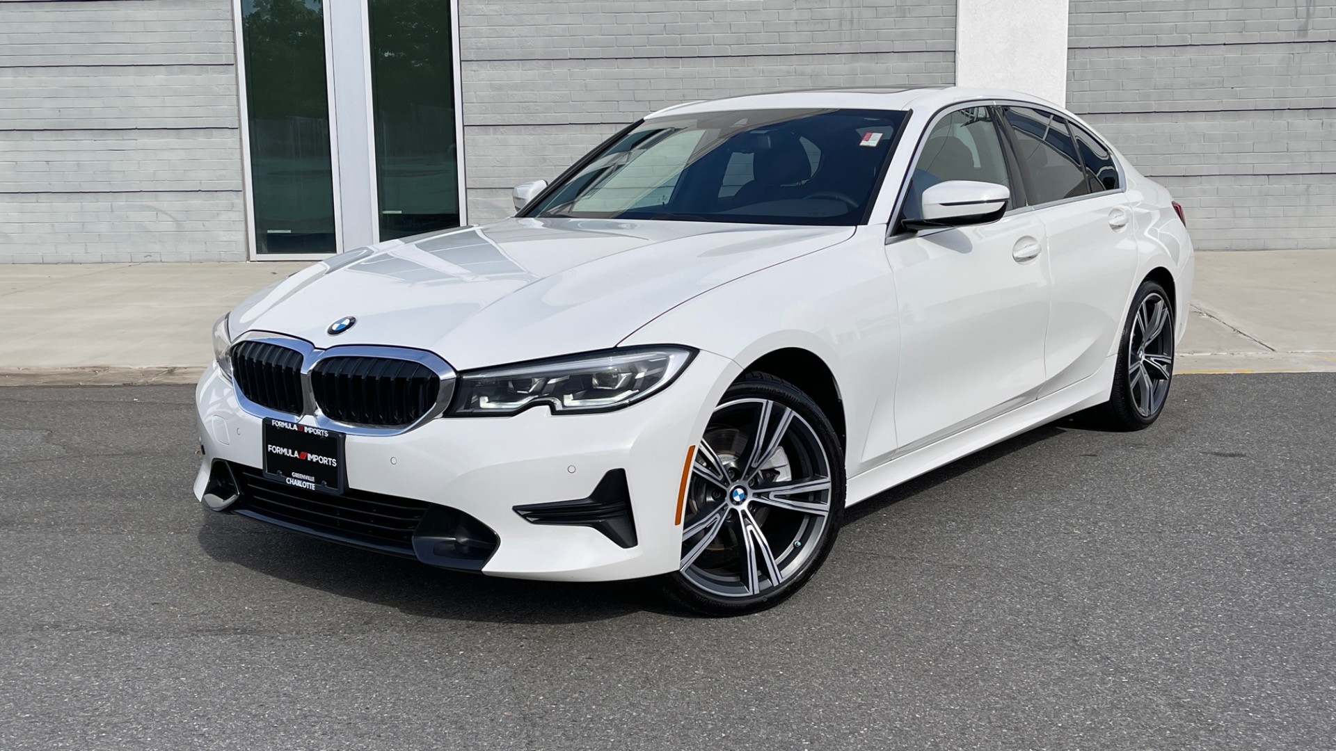 Used 2020 BMW 3 Series 330i xDrive / CONVENIENCE PACKAGE / HEATED STEERING / 19IN WHEELS / KEYLESS for sale $35,795 at Formula Imports in Charlotte NC 28227 1