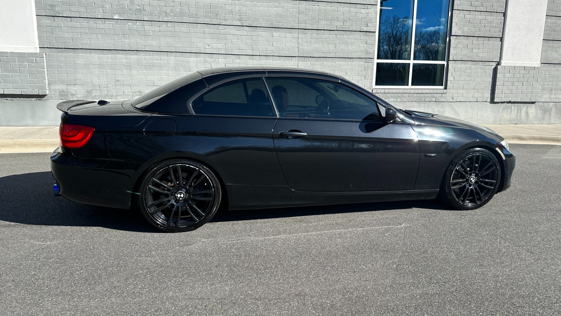 Used 2011 BMW 3 Series 335i / TURBO / HARD TOP CONVERTIBLE / LEATHER / BLACKOUT for sale $10,995 at Formula Imports in Charlotte NC 28227 3