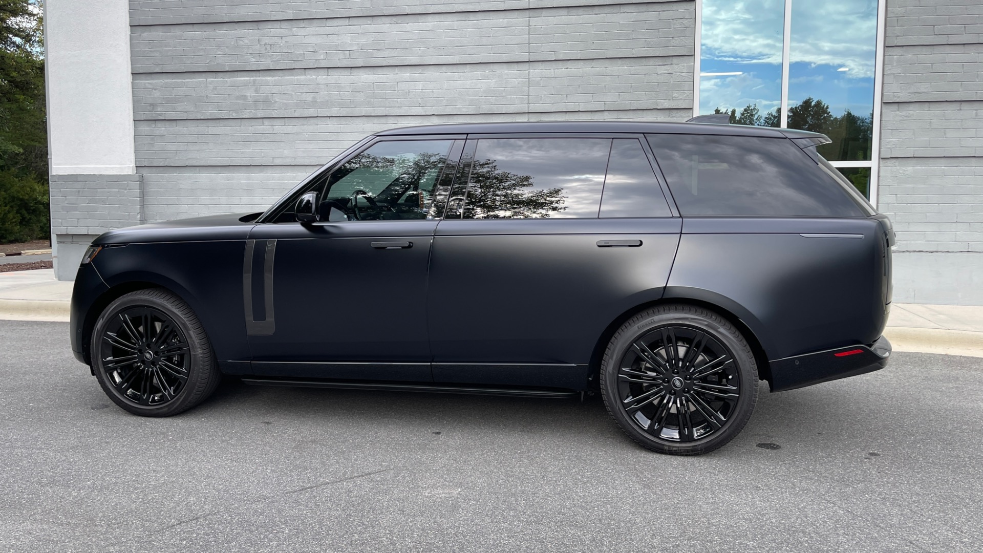 Used 2023 Land Rover Range Rover SE For Sale (Special Pricing