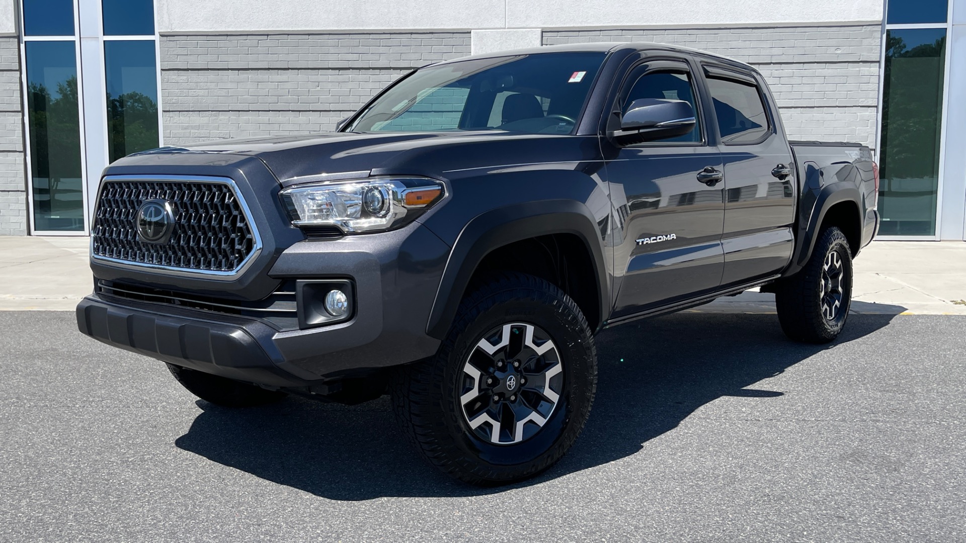 Used 2018 Toyota Tacoma TRD Off Road / CLOTH / BED COVER / TECH PACKAGE / BLUETOOTH / CRAWL CONTROL for sale Sold at Formula Imports in Charlotte NC 28227 1