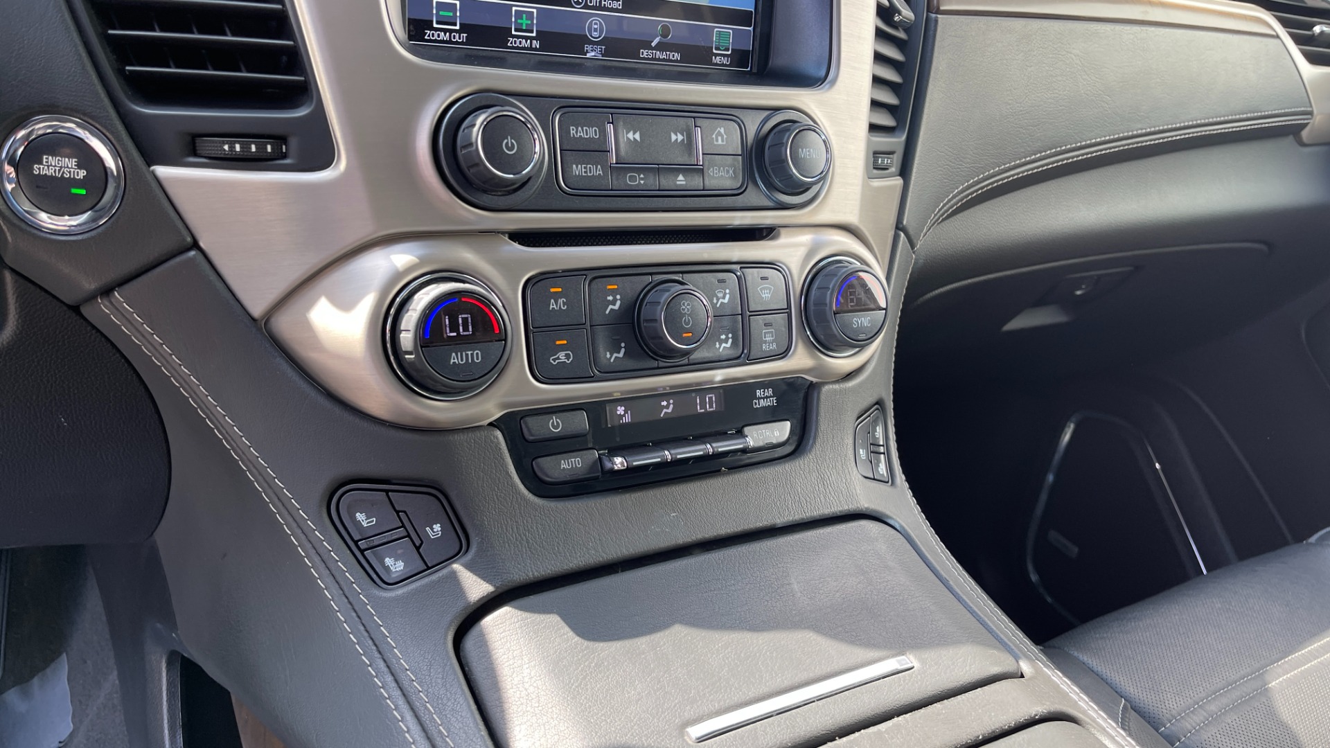 Used 2019 GMC Yukon XL DENALI / LEATHER / 4WD / CAPTAINS CHAIRS / 3 ROW SEATING for sale $55,000 at Formula Imports in Charlotte NC 28227 20