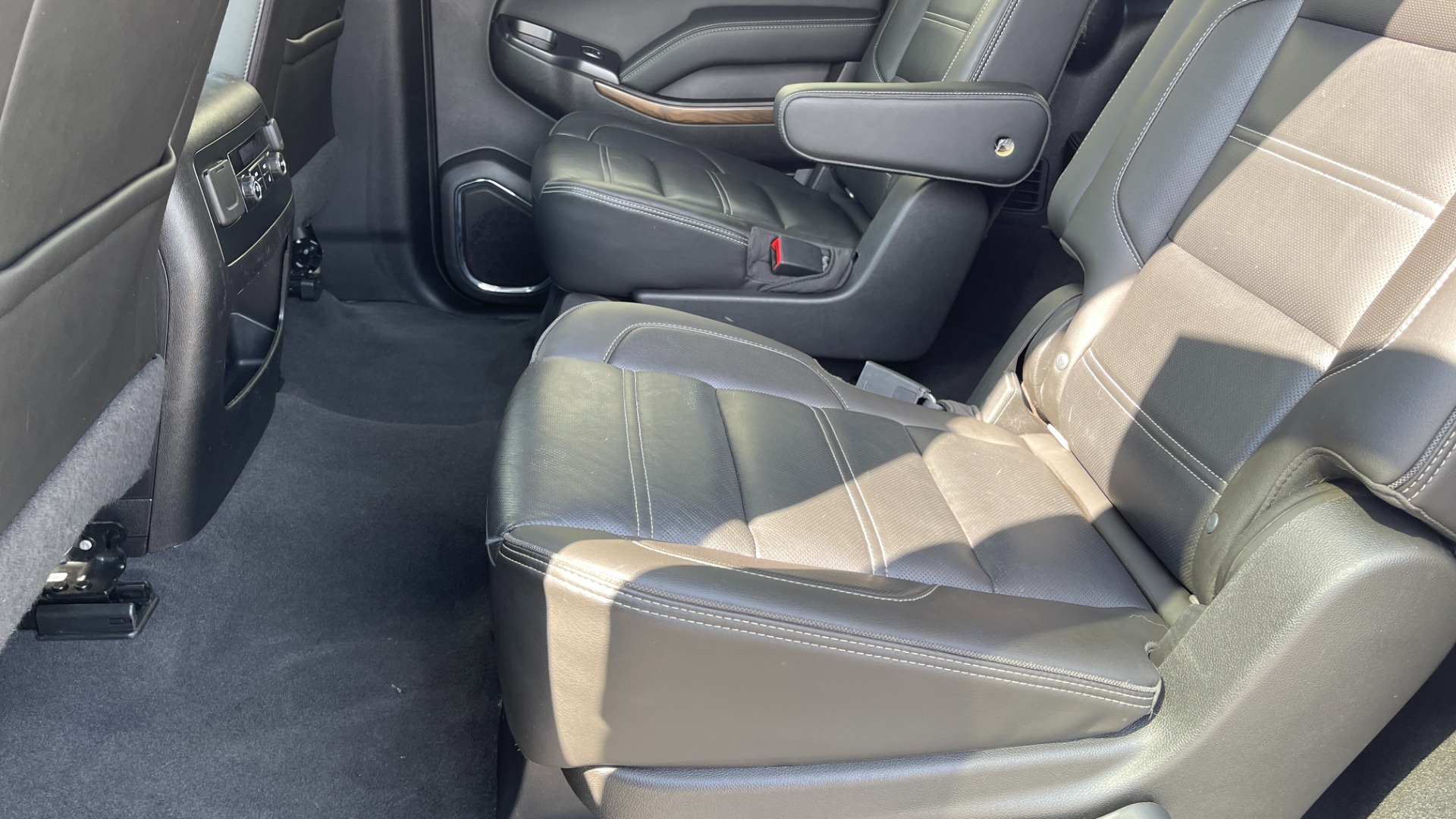 Used 2019 GMC Yukon XL DENALI / LEATHER / 4WD / CAPTAINS CHAIRS / 3 ROW SEATING for sale Sold at Formula Imports in Charlotte NC 28227 22