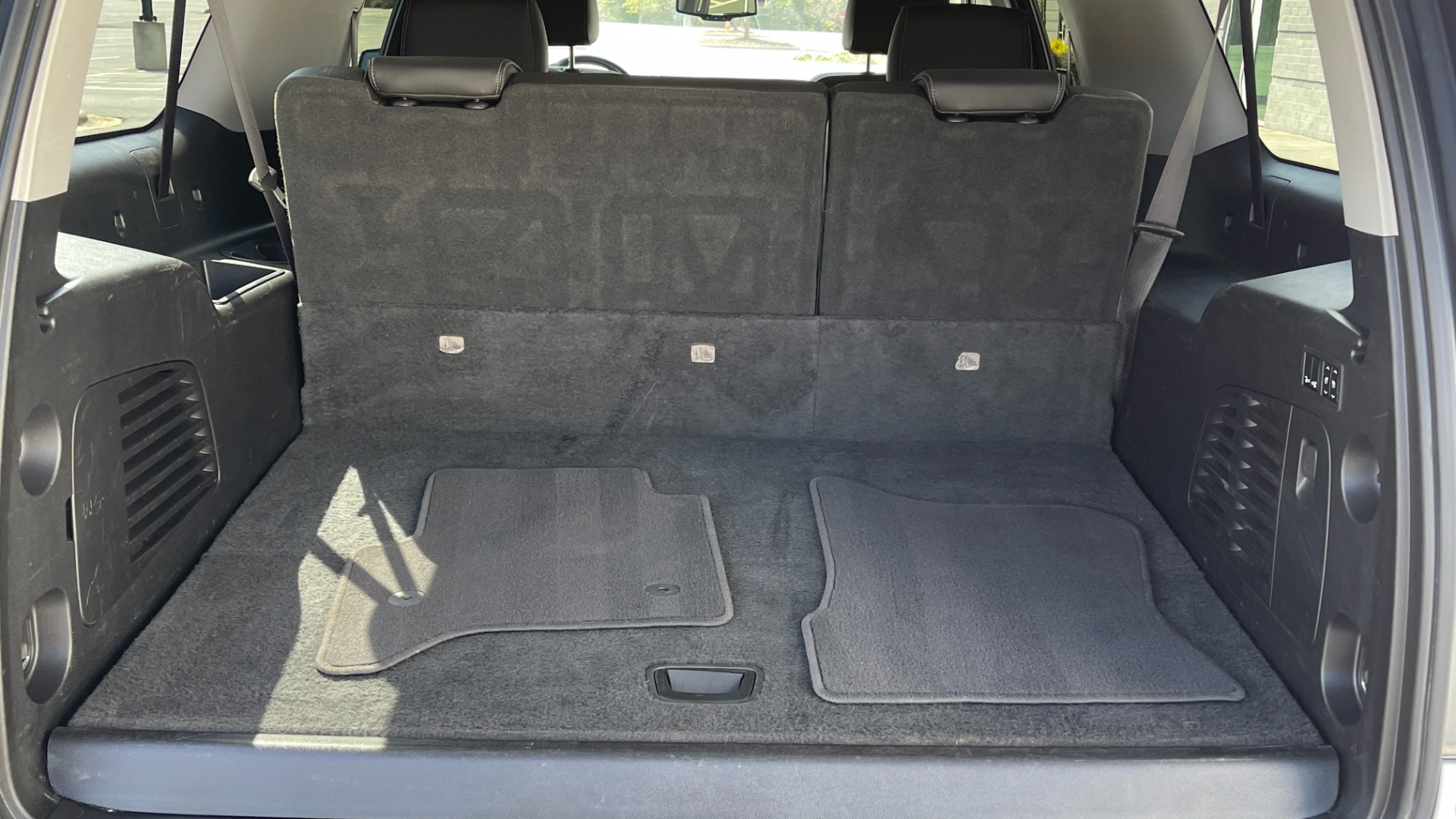 Used 2019 GMC Yukon XL DENALI / LEATHER / 4WD / CAPTAINS CHAIRS / 3 ROW SEATING for sale Sold at Formula Imports in Charlotte NC 28227 32