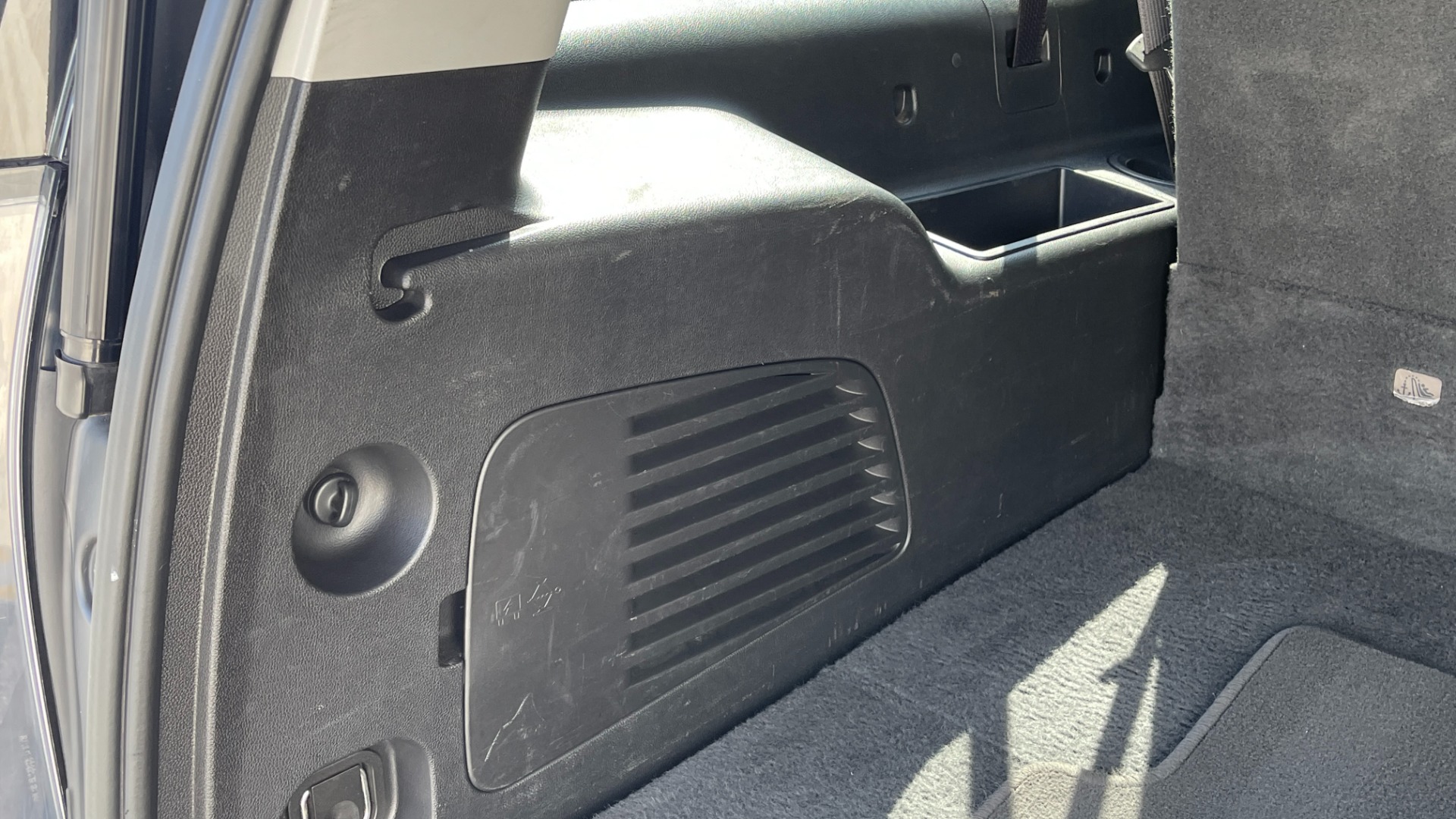 Used 2019 GMC Yukon XL DENALI / LEATHER / 4WD / CAPTAINS CHAIRS / 3 ROW SEATING for sale Sold at Formula Imports in Charlotte NC 28227 34