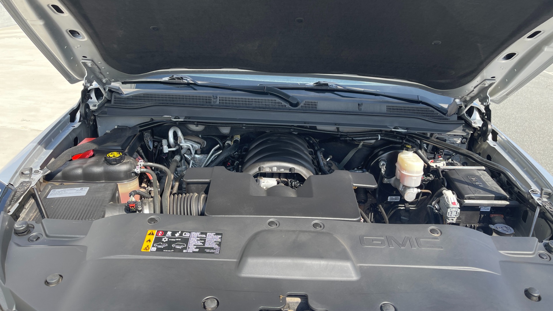 Used 2019 GMC Yukon XL DENALI / LEATHER / 4WD / CAPTAINS CHAIRS / 3 ROW SEATING for sale Sold at Formula Imports in Charlotte NC 28227 37