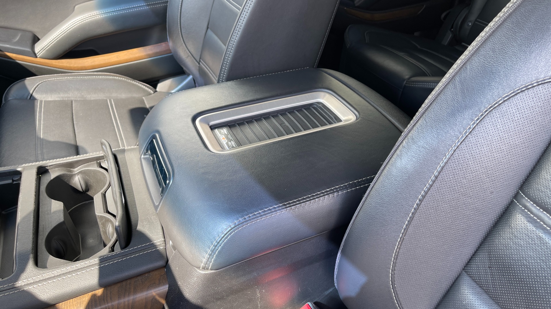 Used 2019 GMC Yukon XL DENALI / LEATHER / 4WD / CAPTAINS CHAIRS / 3 ROW SEATING for sale Sold at Formula Imports in Charlotte NC 28227 43