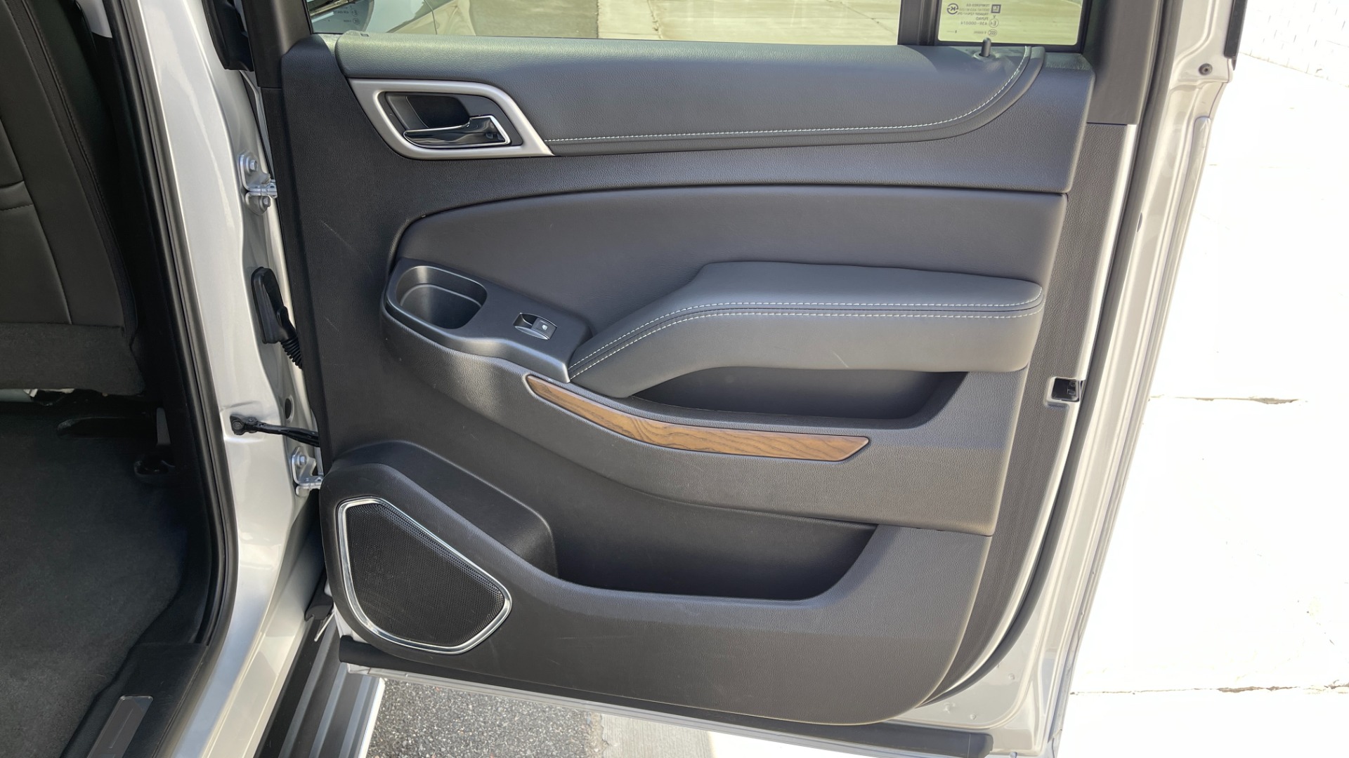 Used 2019 GMC Yukon XL DENALI / LEATHER / 4WD / CAPTAINS CHAIRS / 3 ROW SEATING for sale Sold at Formula Imports in Charlotte NC 28227 49