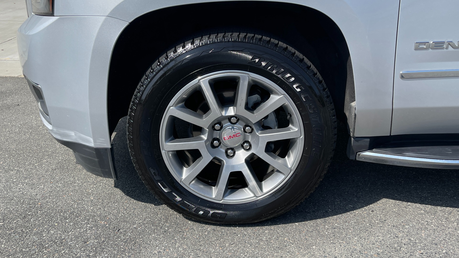 Used 2019 GMC Yukon XL DENALI / LEATHER / 4WD / CAPTAINS CHAIRS / 3 ROW SEATING for sale Sold at Formula Imports in Charlotte NC 28227 62